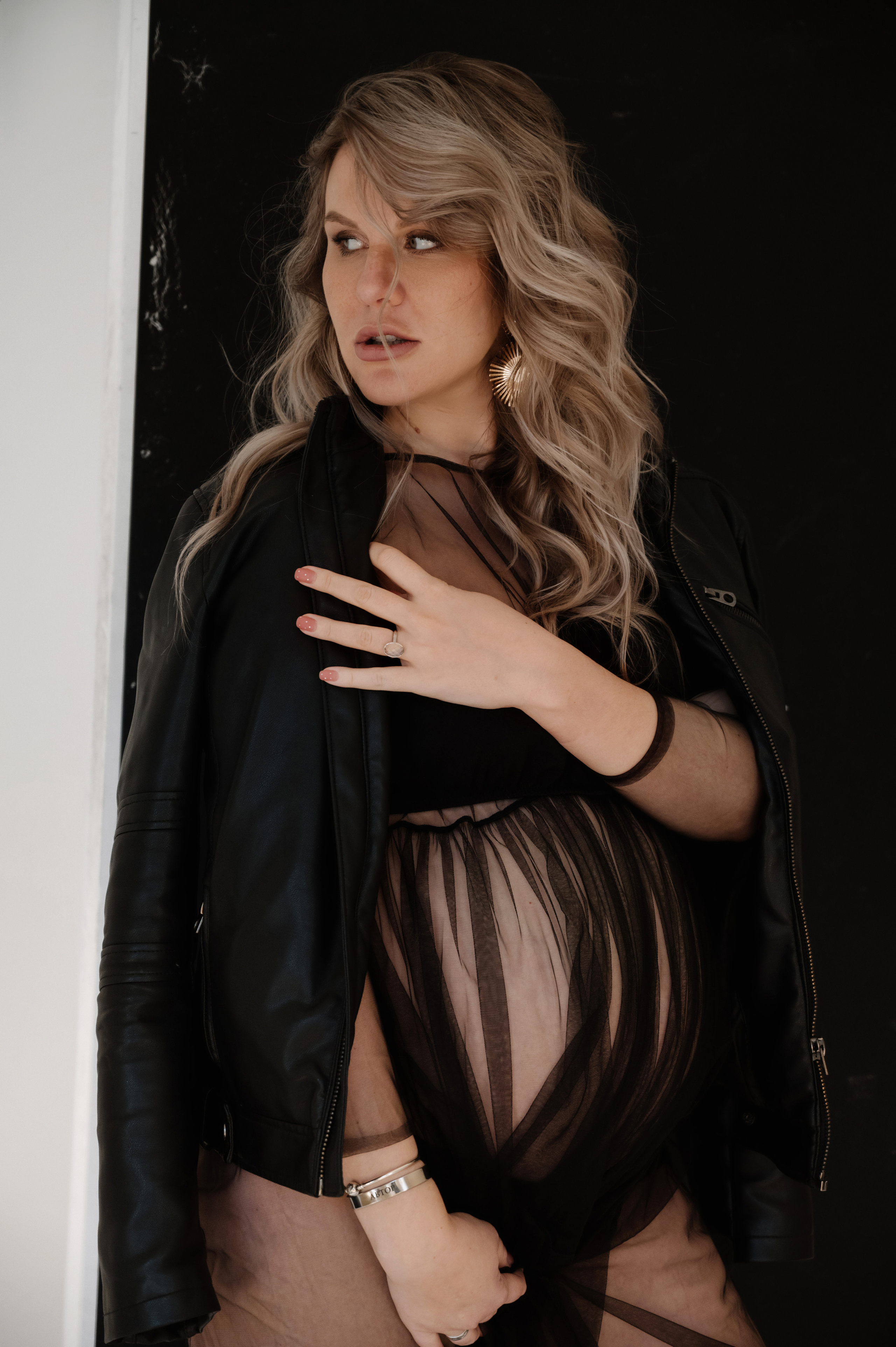 Наталья. Профессиональный фотограф беременности в СПБ. Стильные фотосессии беременности в стиле минимализм и классическая фотография