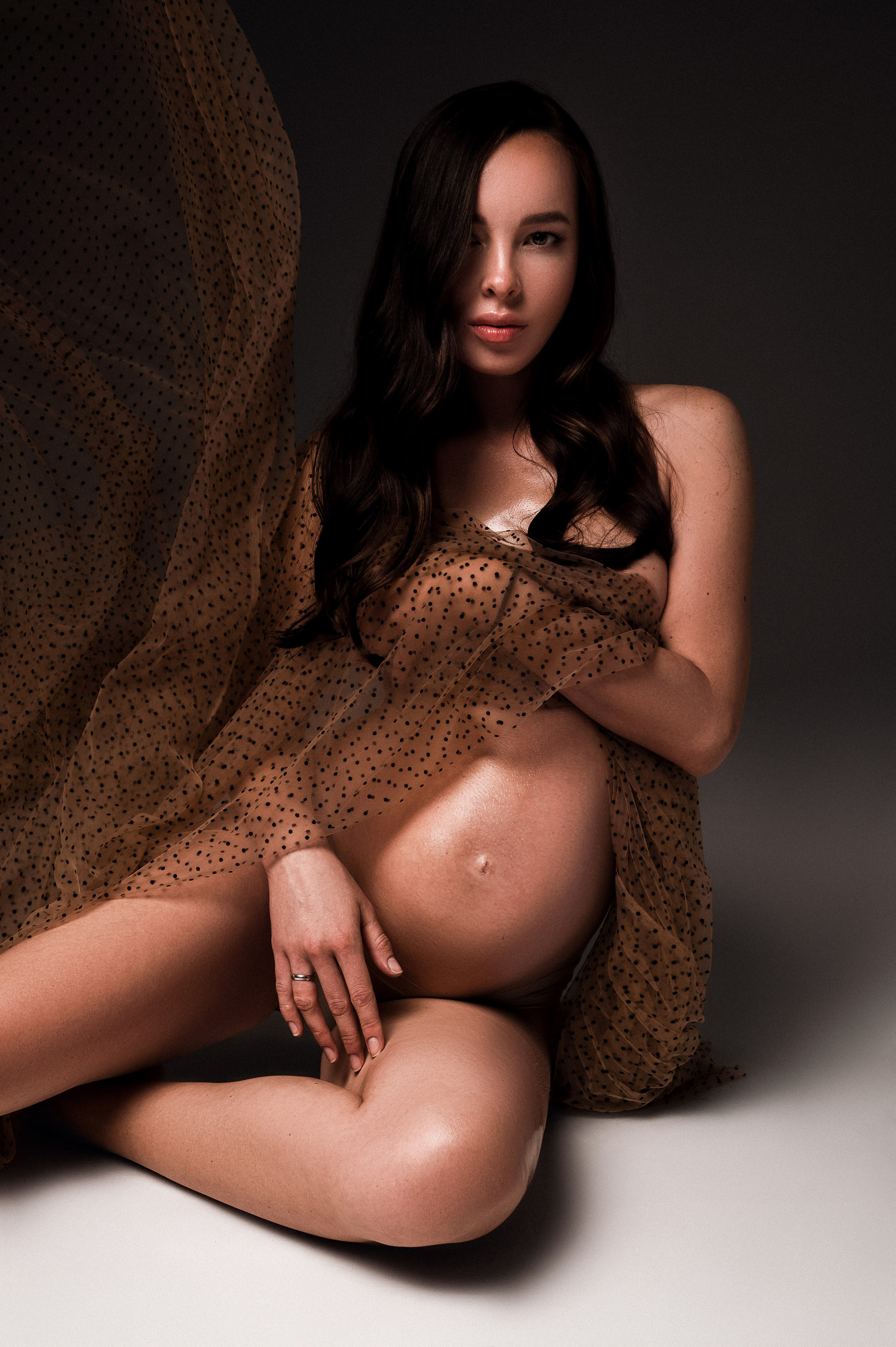 Ирина. Профессиональный фотограф беременности в СПБ. Стильные фотосессии беременности в стиле минимализм и классическая фотография