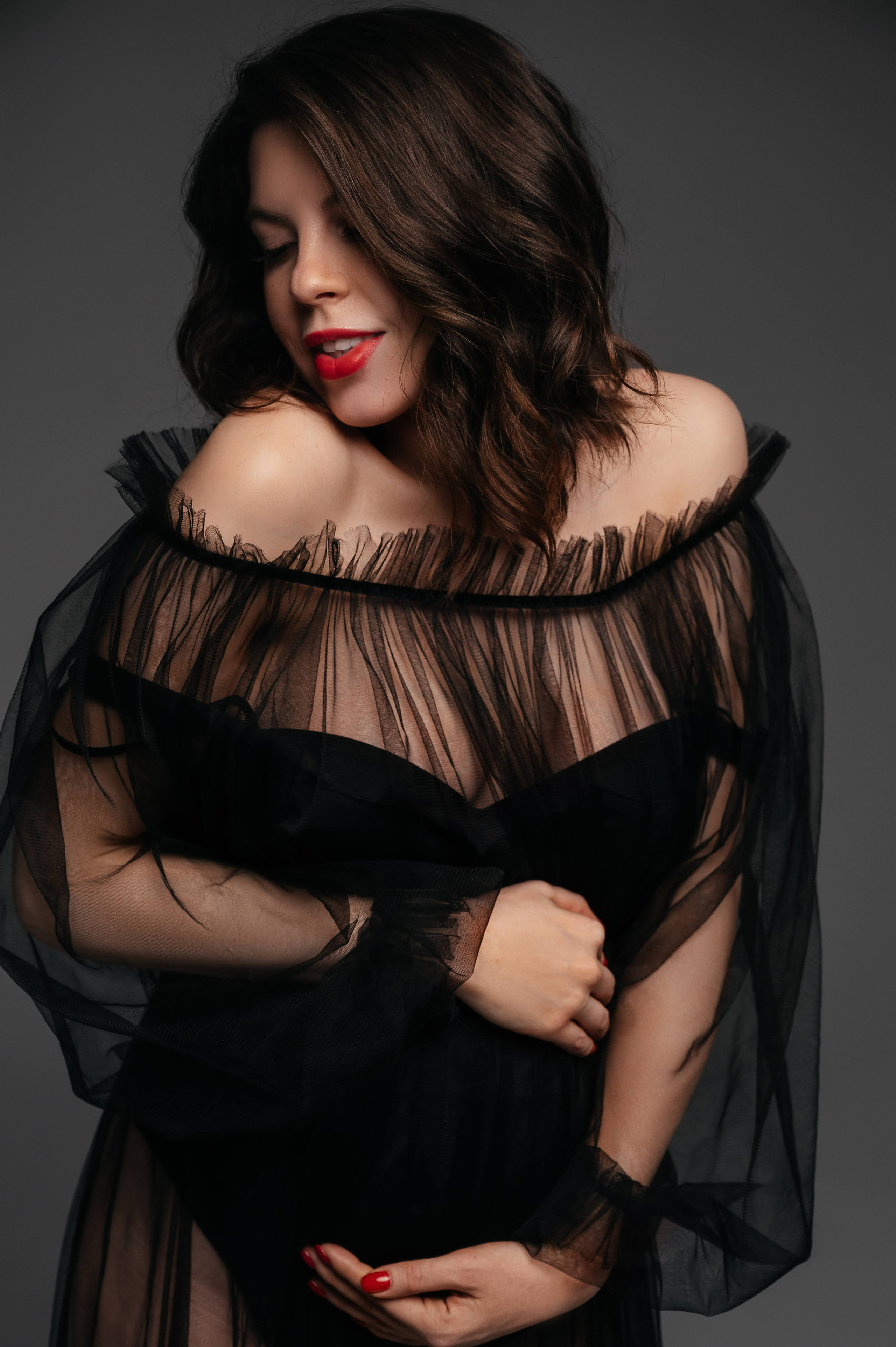 Аурелия. Профессиональный фотограф беременности в СПБ. Стильные фотосессии беременности в стиле минимализм и классическая фотография