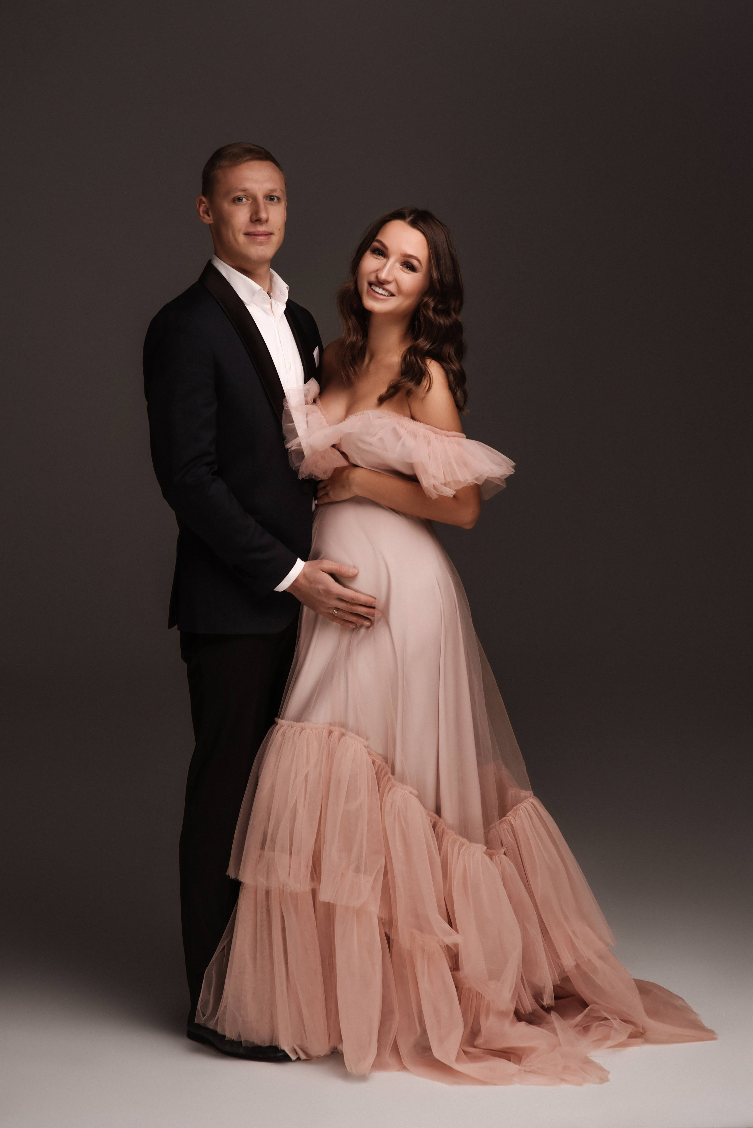 Ангелина. Профессиональный фотограф беременности в СПБ. Стильные фотосессии беременности в стиле минимализм и классическая фотография