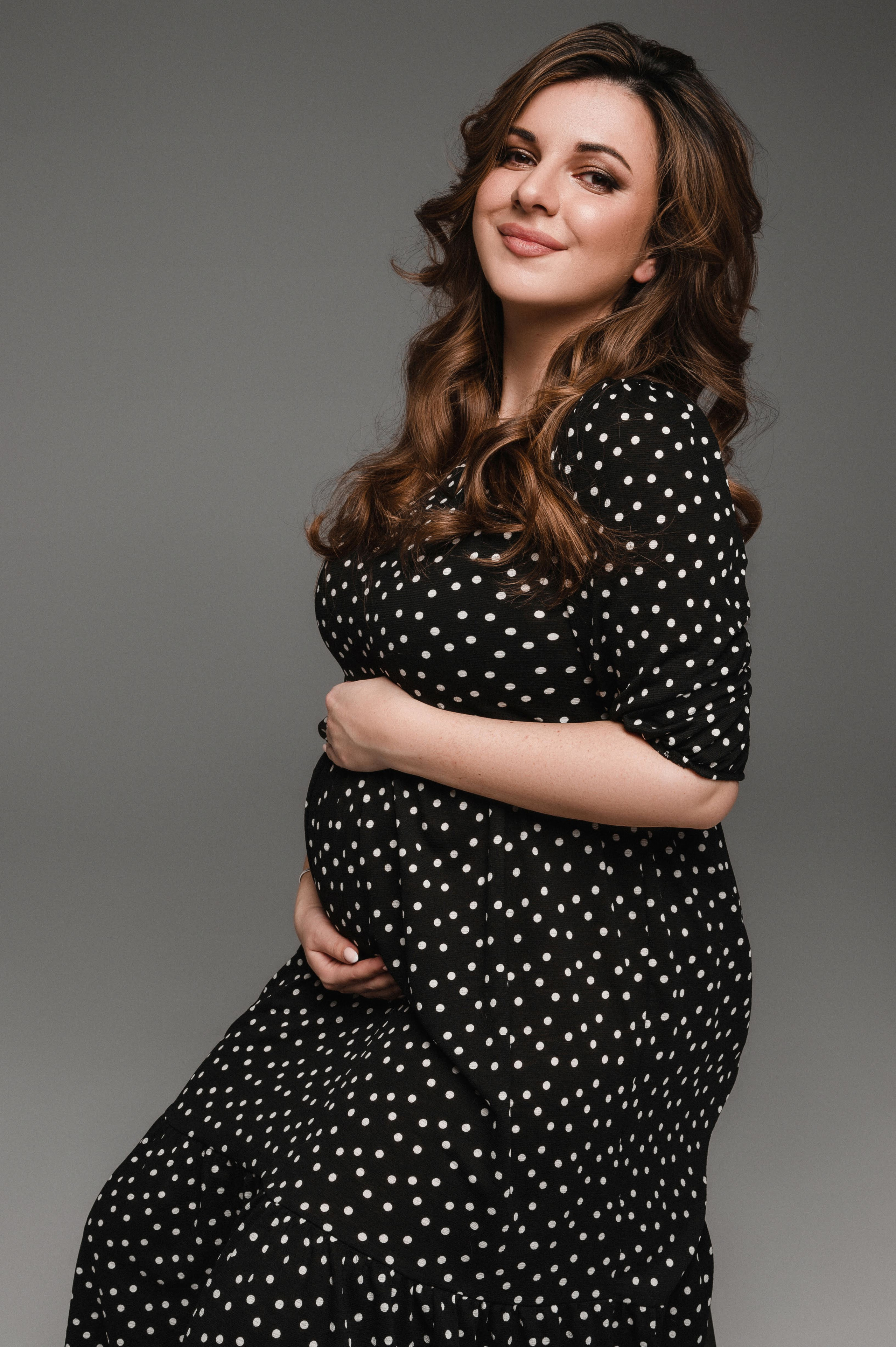 Юлия. Профессиональный фотограф беременности в СПБ. Стильные фотосессии беременности в стиле минимализм и классическая фотография