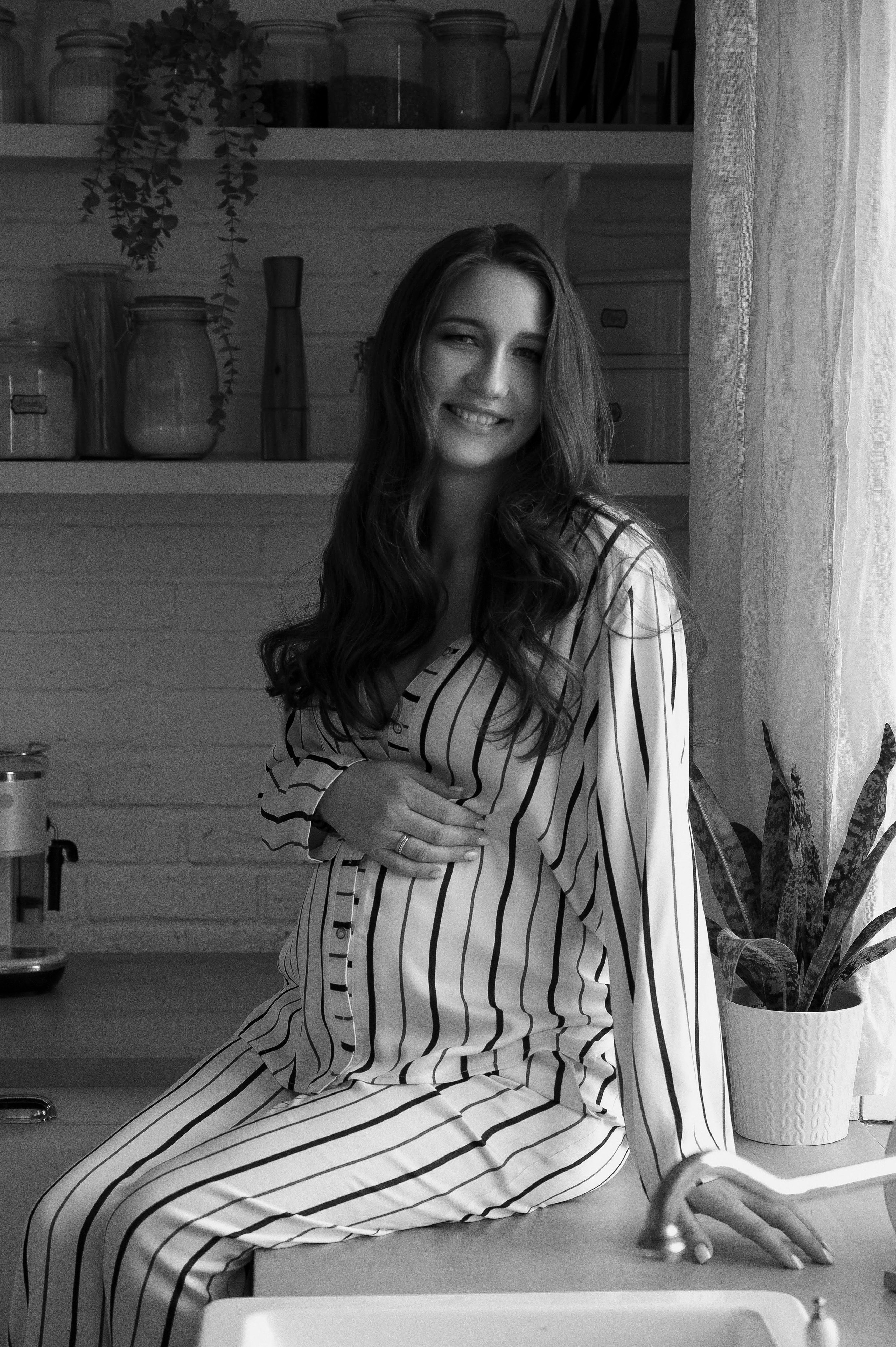 Марианна. Профессиональный фотограф беременности в СПБ. Стильные фотосессии беременности в стиле минимализм и классическая фотография