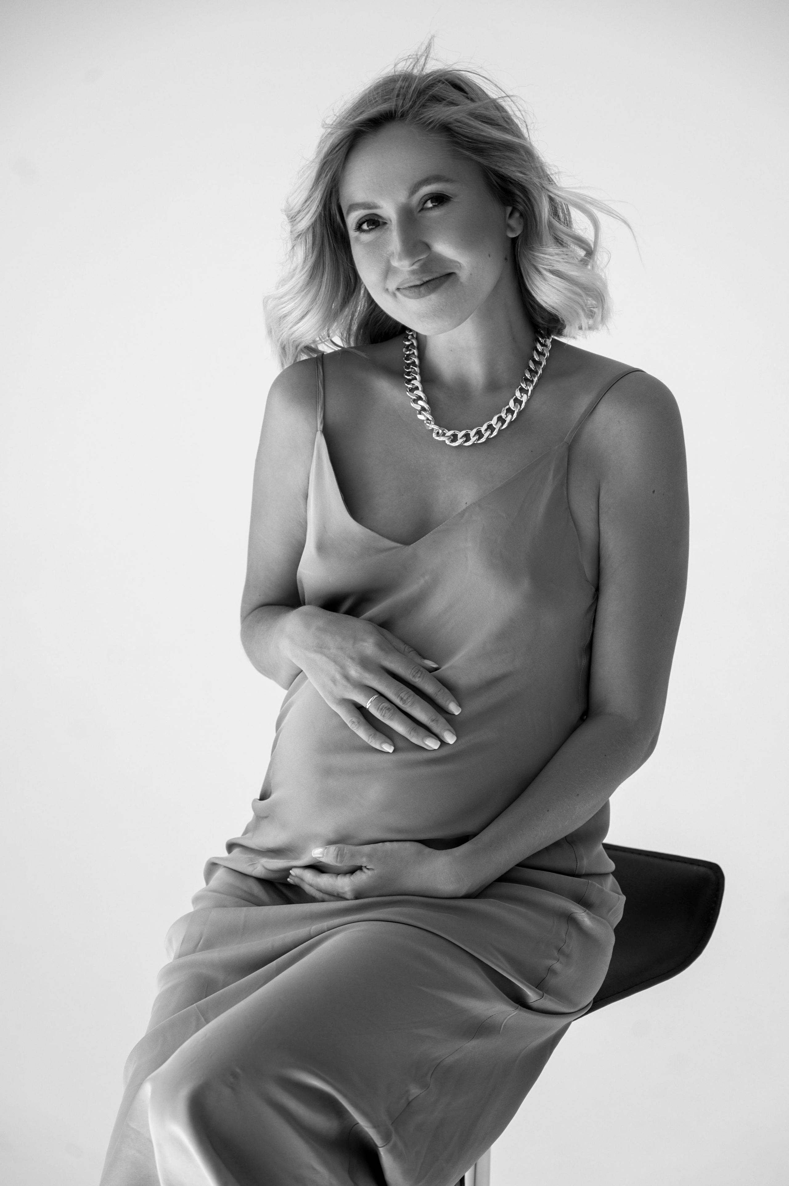 Екатерина. Профессиональный фотограф беременности в СПБ. Стильные фотосессии беременности в стиле минимализм и классическая фотография