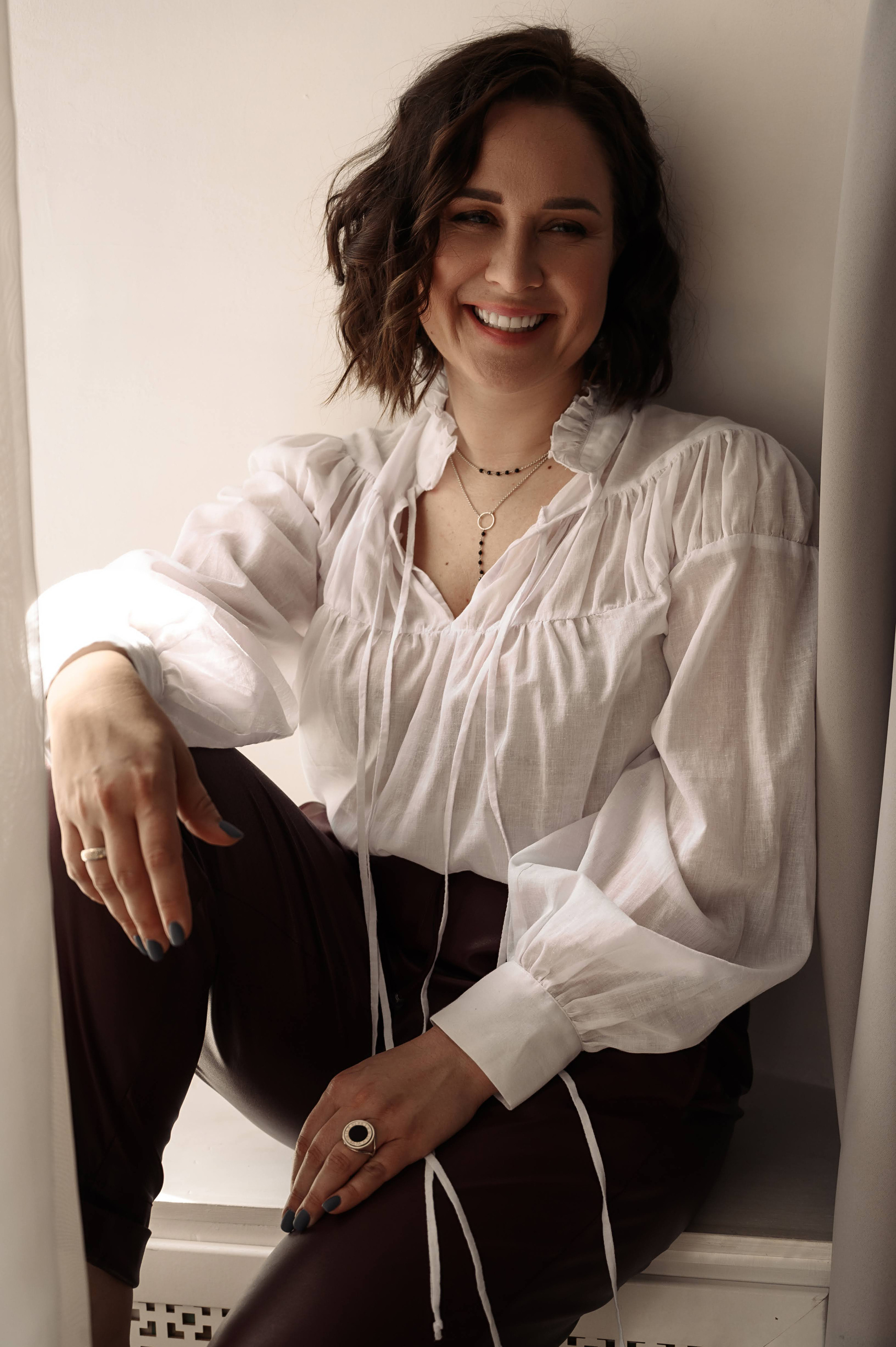 Лиза. Профессиональный фотограф беременности в СПБ. Стильные фотосессии беременности в стиле минимализм и классическая фотография