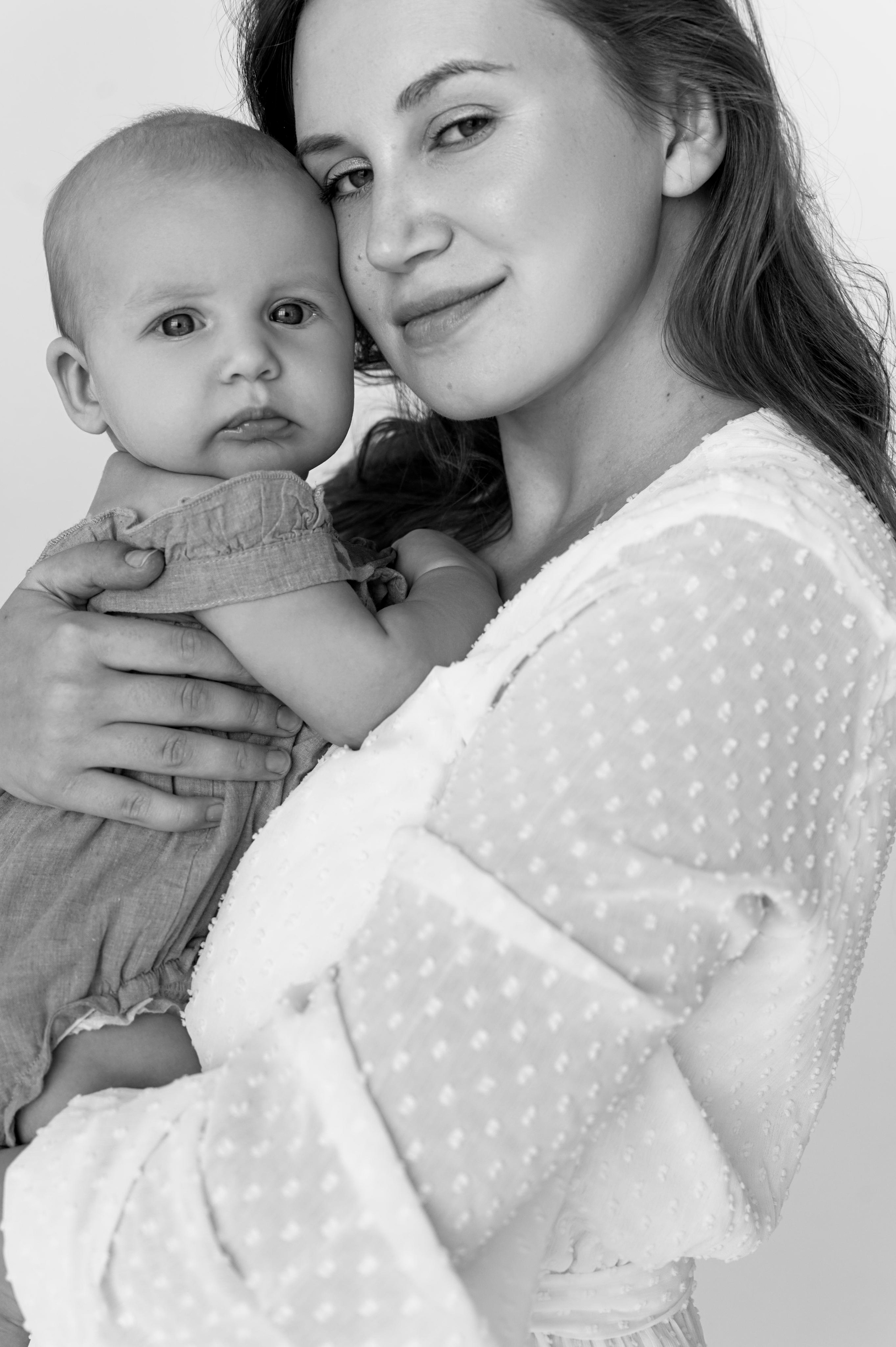 Ульяна. Профессиональный фотограф беременности в СПБ. Стильные фотосессии беременности в стиле минимализм и классическая фотография