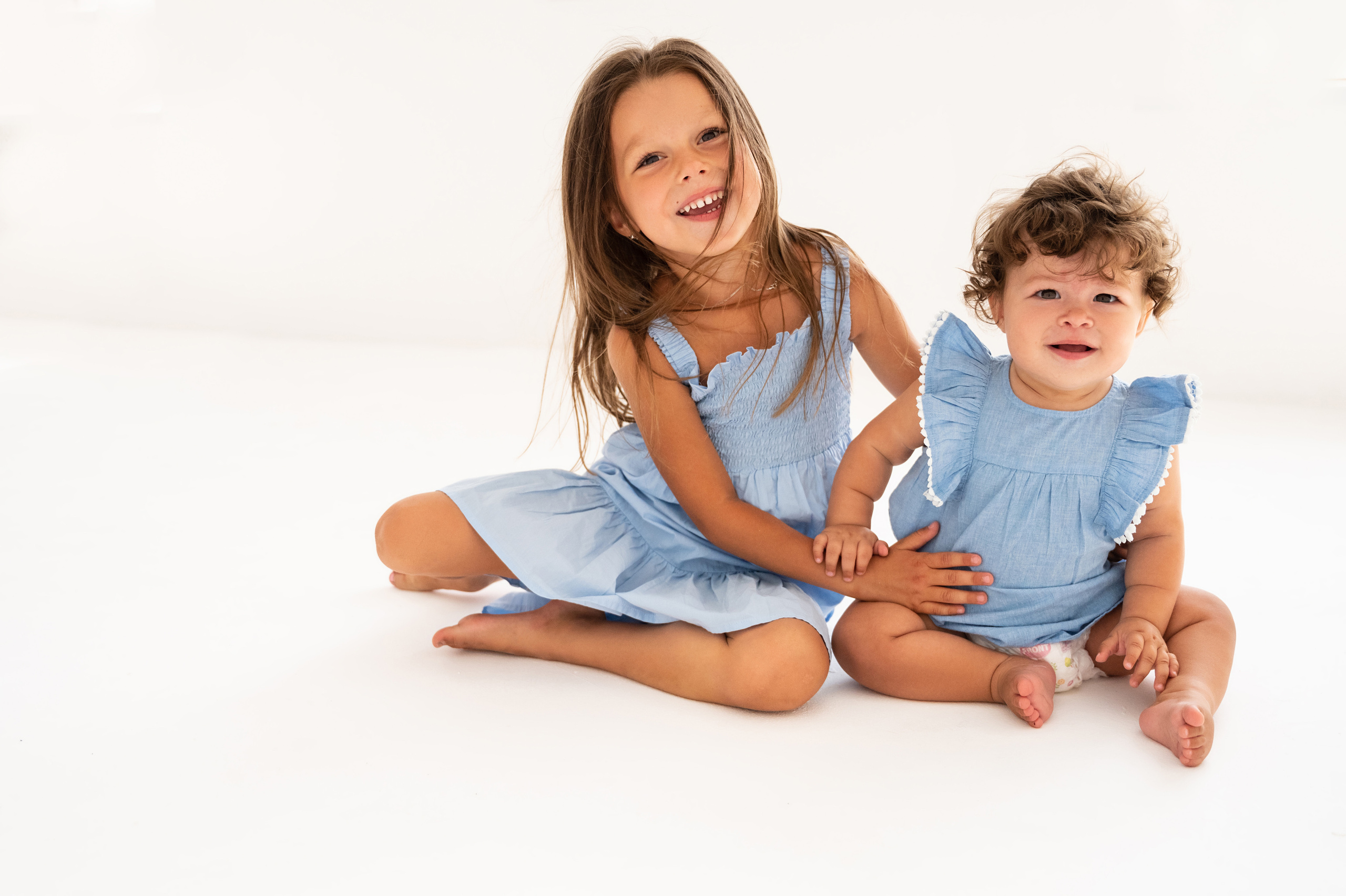 Варя. Профессиональный фотограф беременности в СПБ. Стильные фотосессии беременности в стиле минимализм и классическая фотография