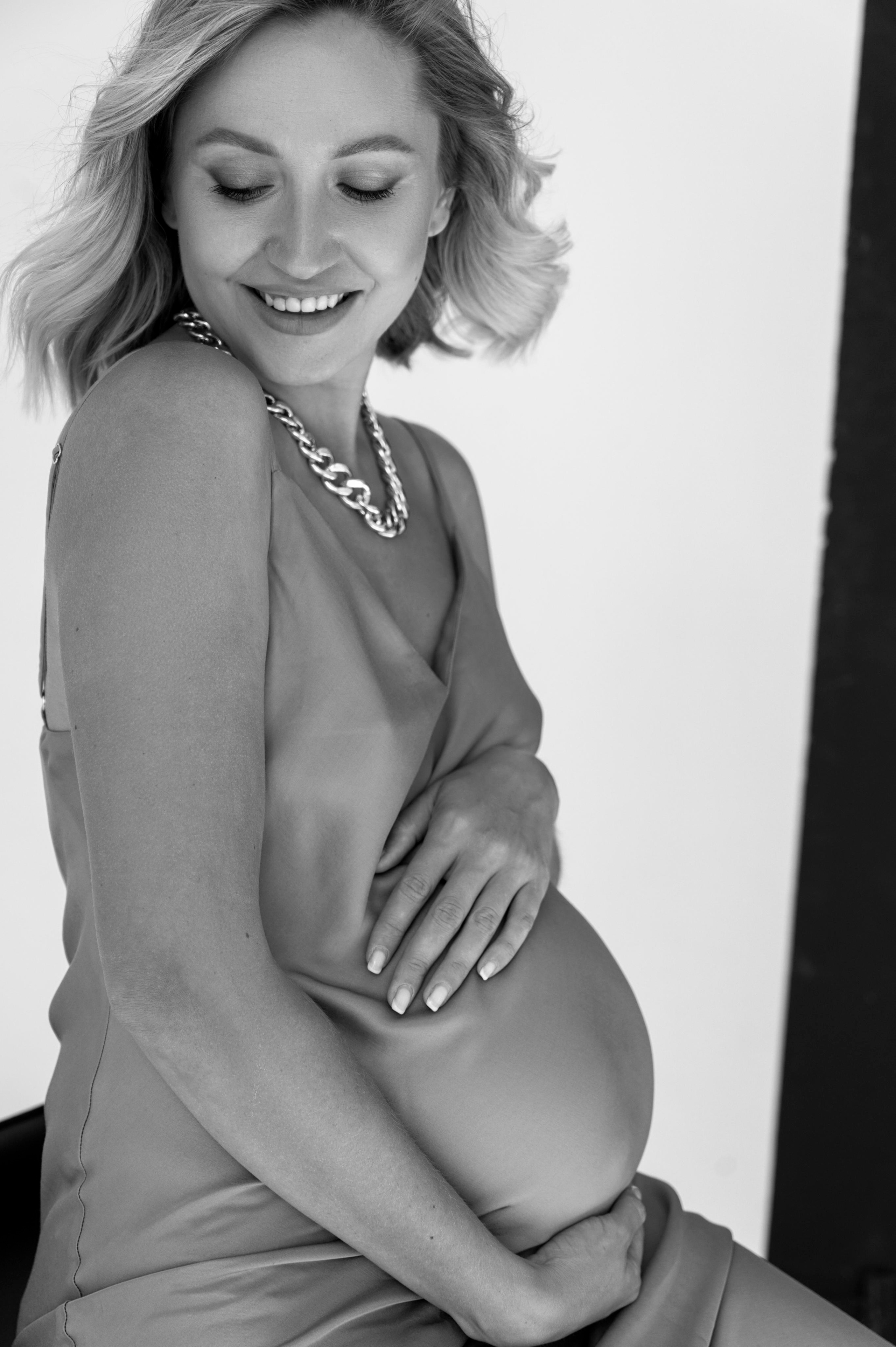 Екатерина. Профессиональный фотограф беременности в СПБ. Стильные фотосессии беременности в стиле минимализм и классическая фотография