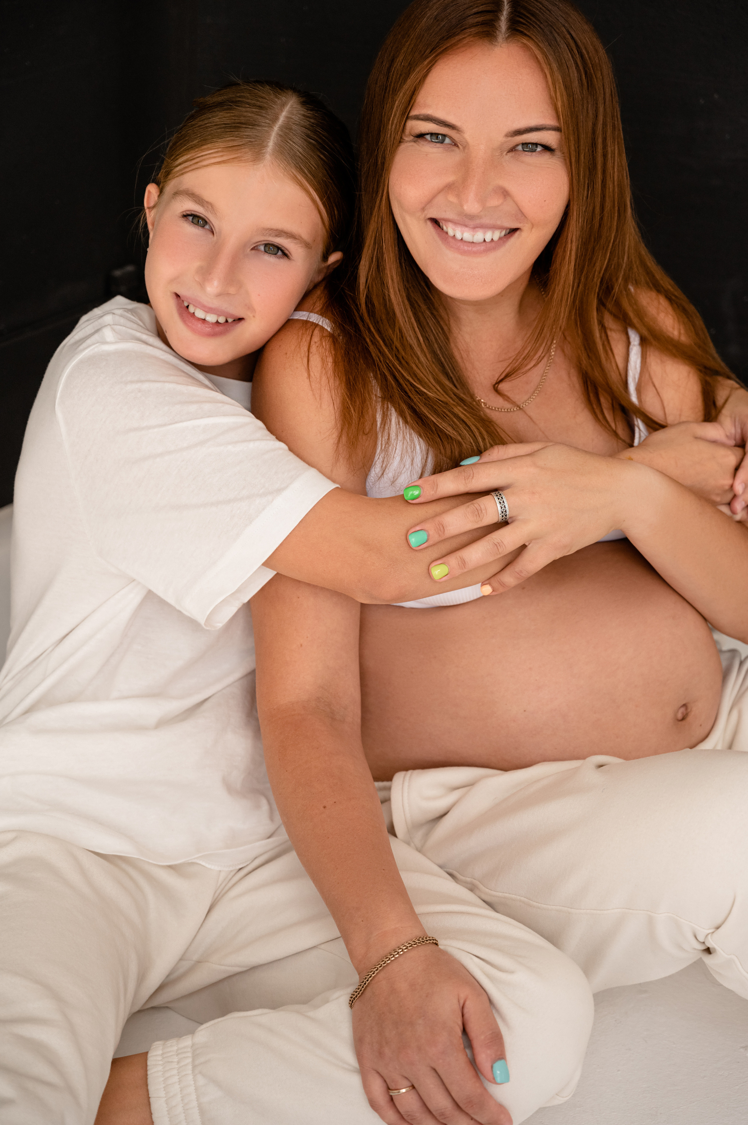 Оленька. Профессиональный фотограф беременности в СПБ. Стильные фотосессии беременности в стиле минимализм и классическая фотография