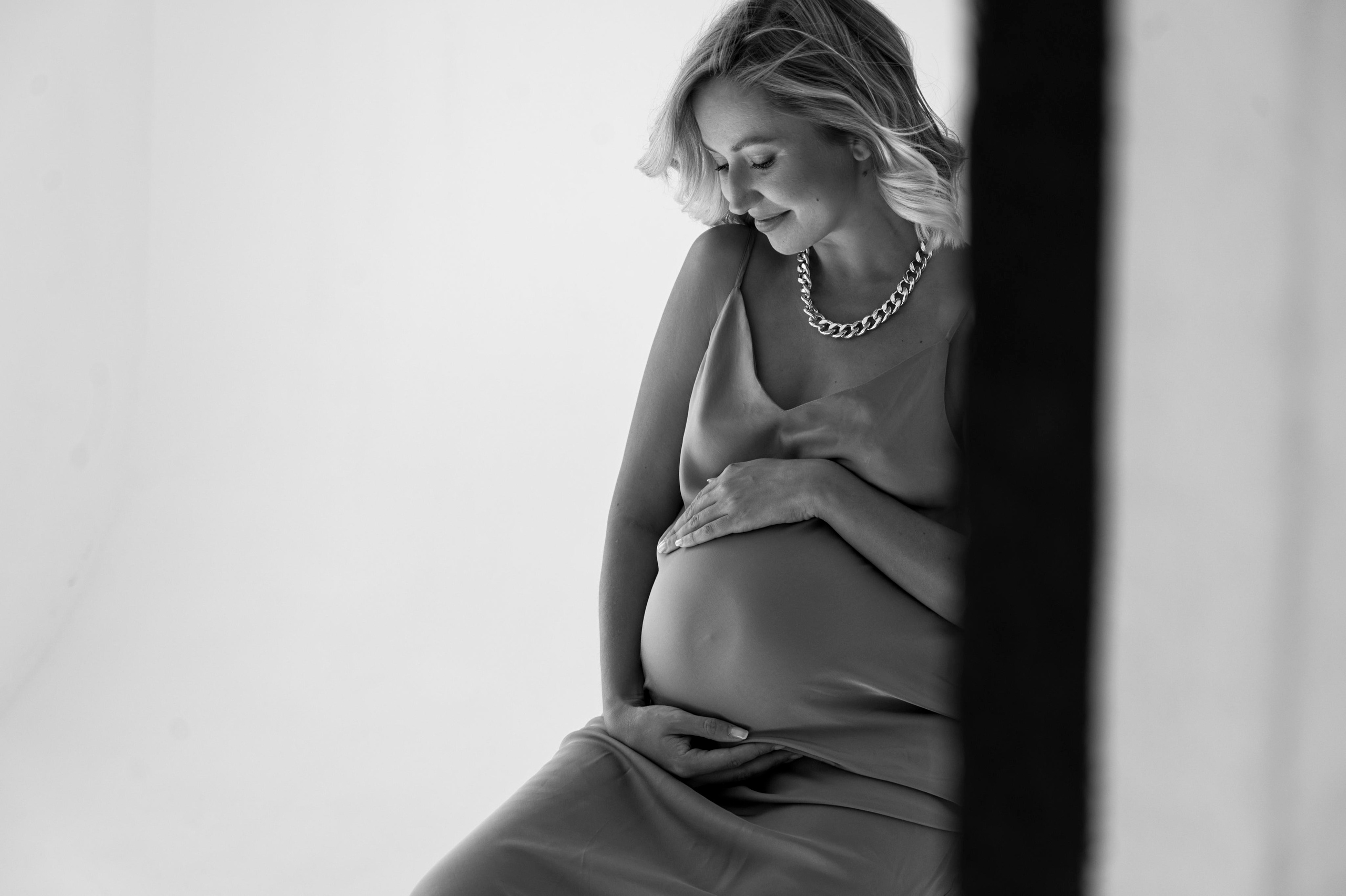 Екатерина. Профессиональный фотограф беременности в СПБ. Стильные фотосессии беременности в стиле минимализм и классическая фотография