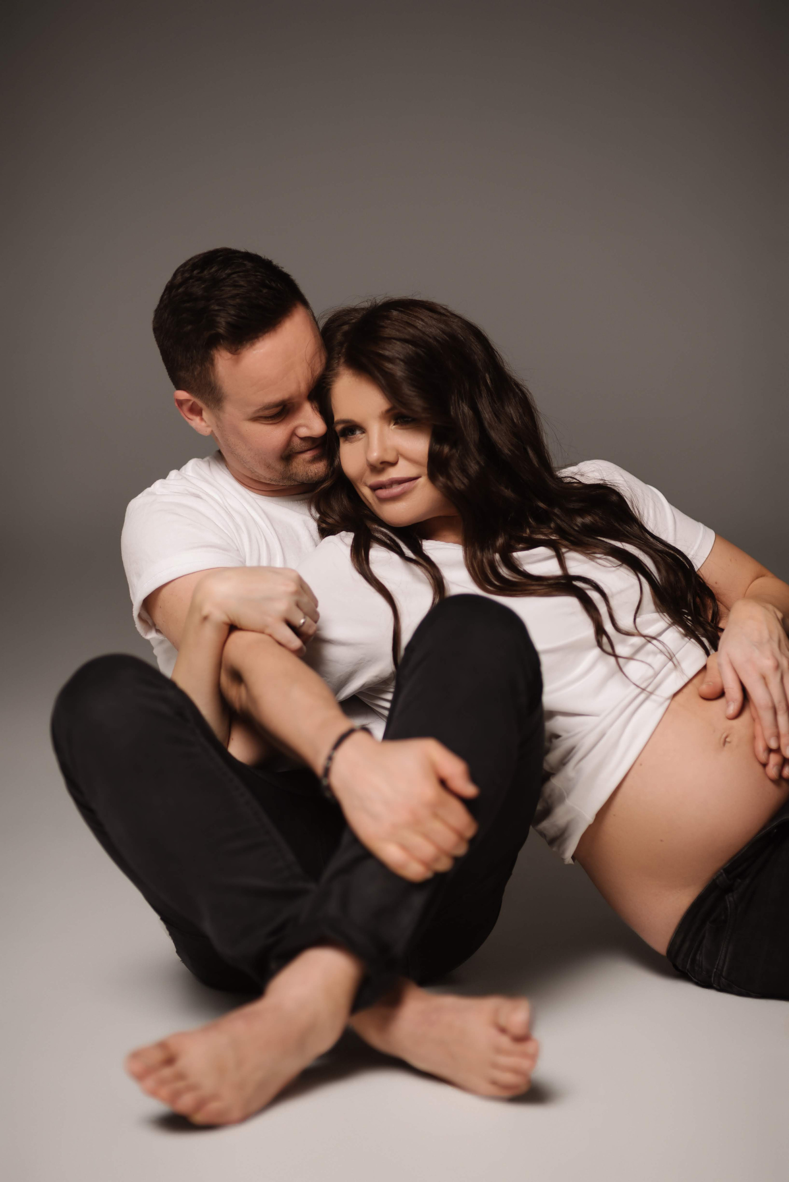 Анна. Профессиональный фотограф беременности в СПБ. Стильные фотосессии беременности в стиле минимализм и классическая фотография