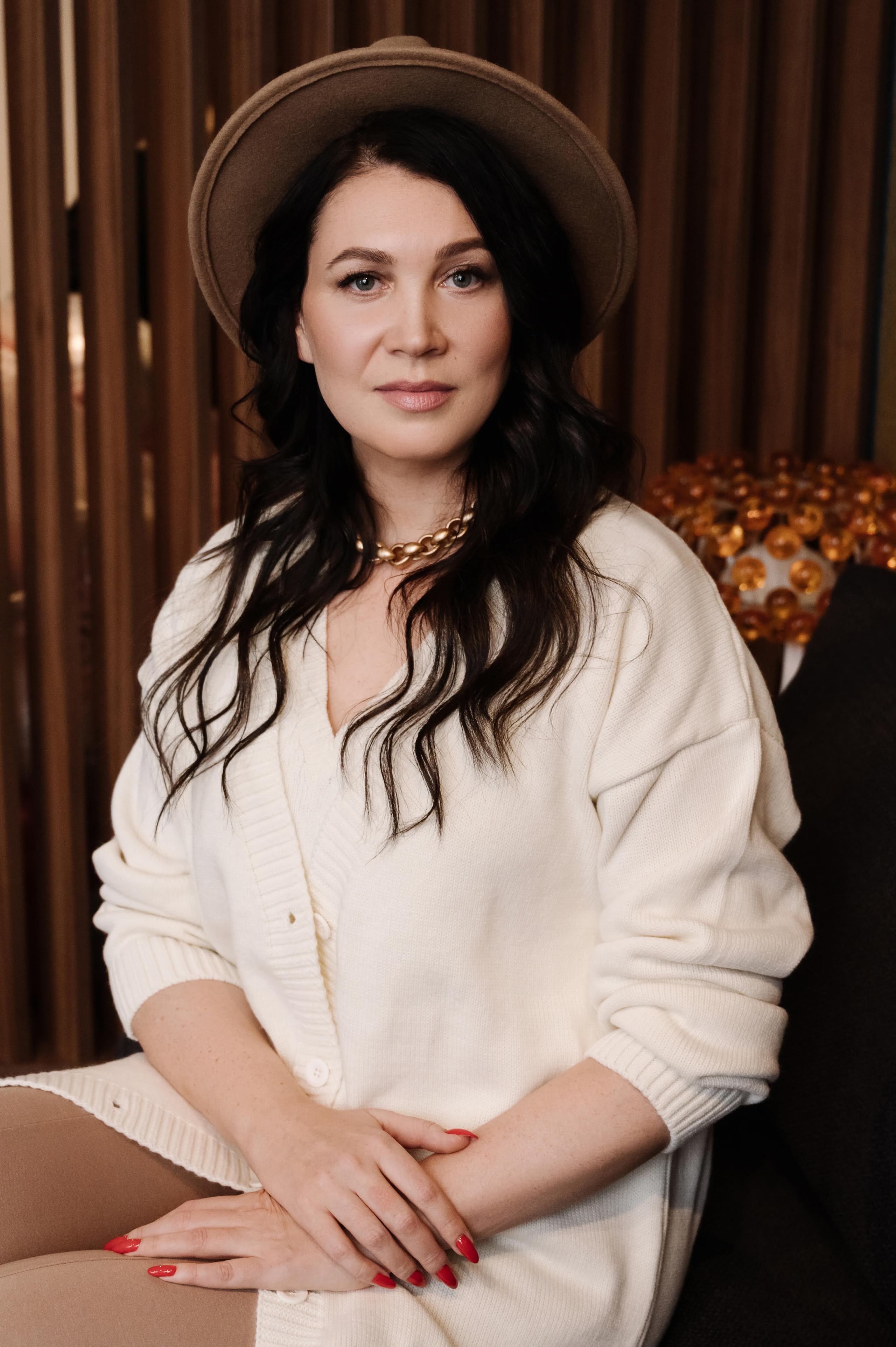 Марина. Профессиональный фотограф беременности в СПБ. Стильные фотосессии беременности в стиле минимализм и классическая фотография