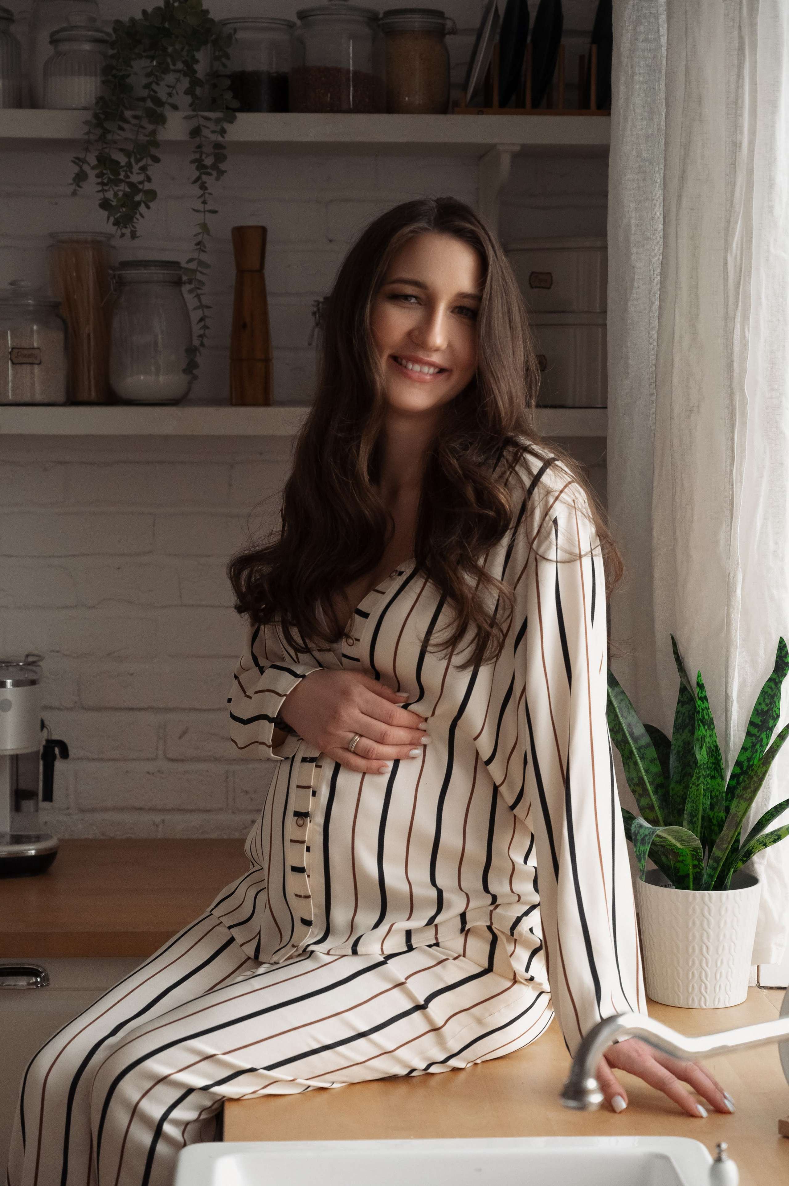 Марианна. Профессиональный фотограф беременности в СПБ. Стильные фотосессии беременности в стиле минимализм и классическая фотография