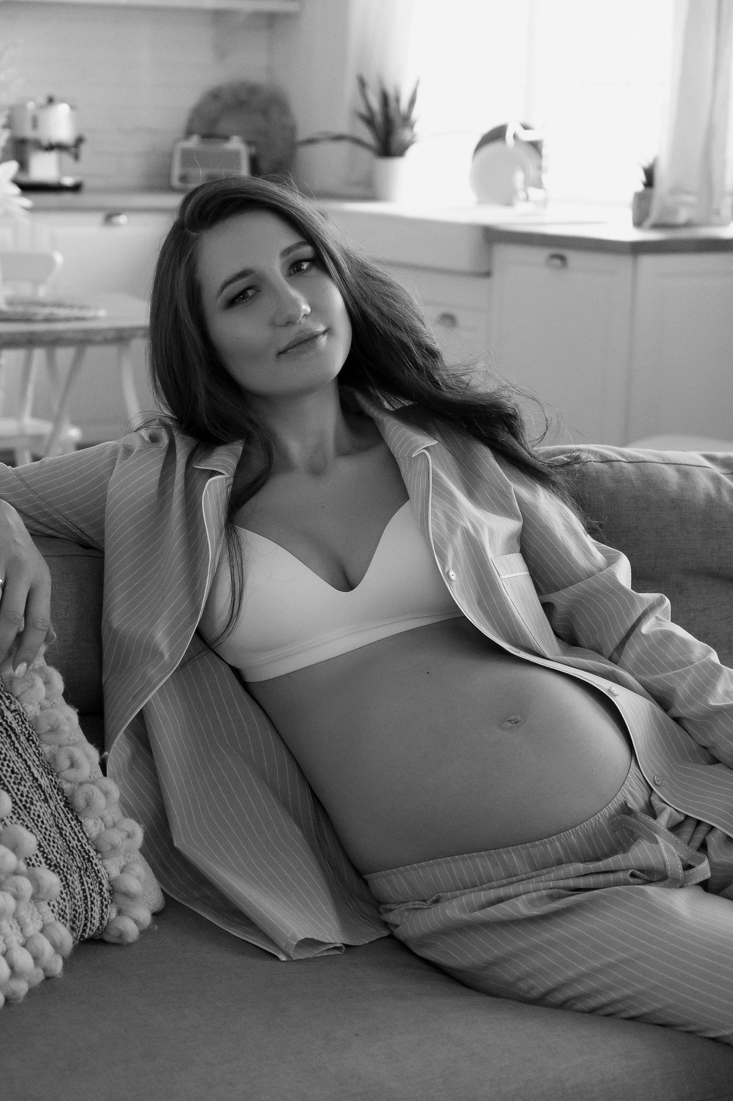 Марианна. Профессиональный фотограф беременности в СПБ. Стильные фотосессии беременности в стиле минимализм и классическая фотография