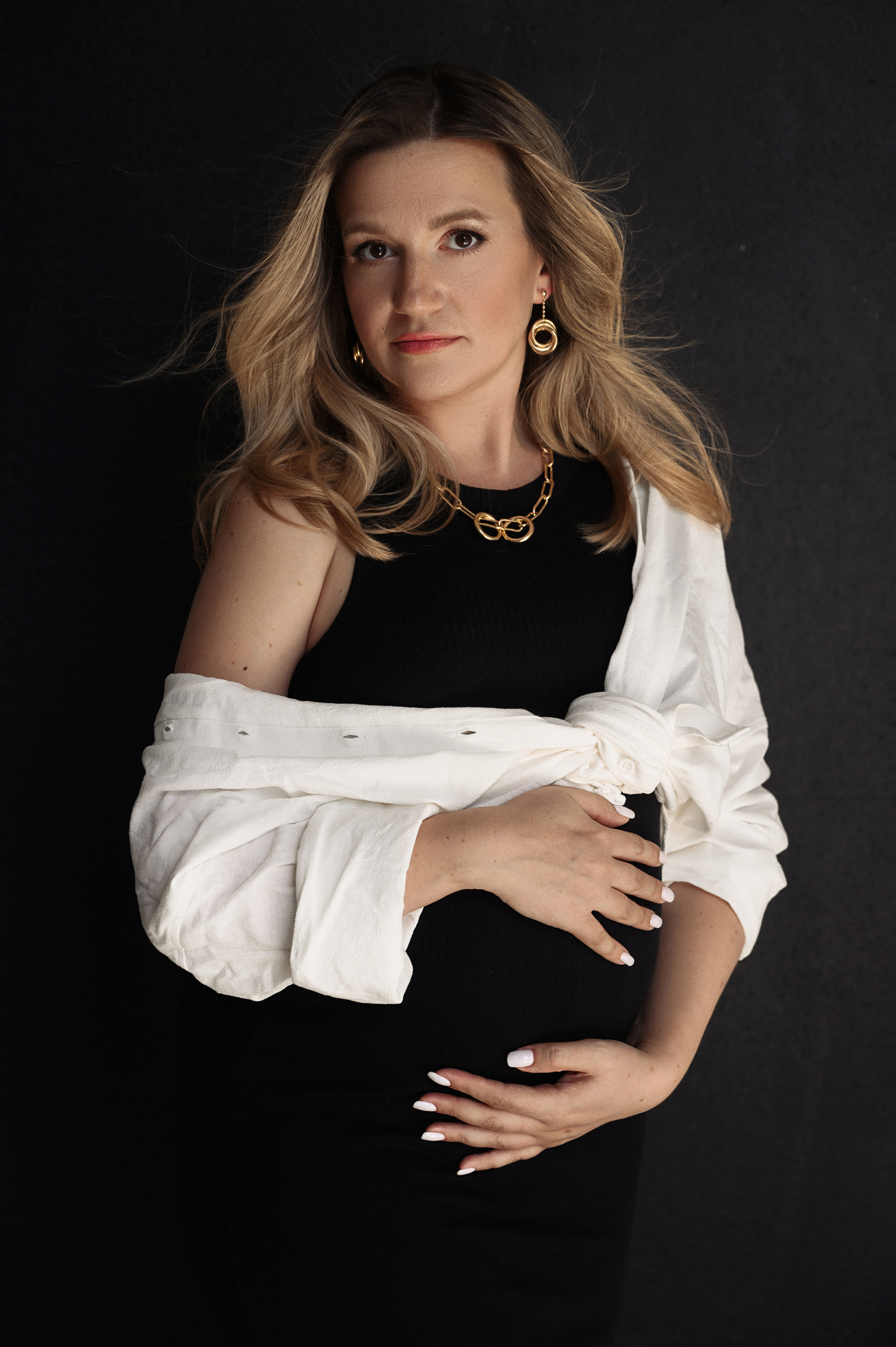 Светлана. Профессиональный фотограф беременности в СПБ. Стильные фотосессии беременности в стиле минимализм и классическая фотография