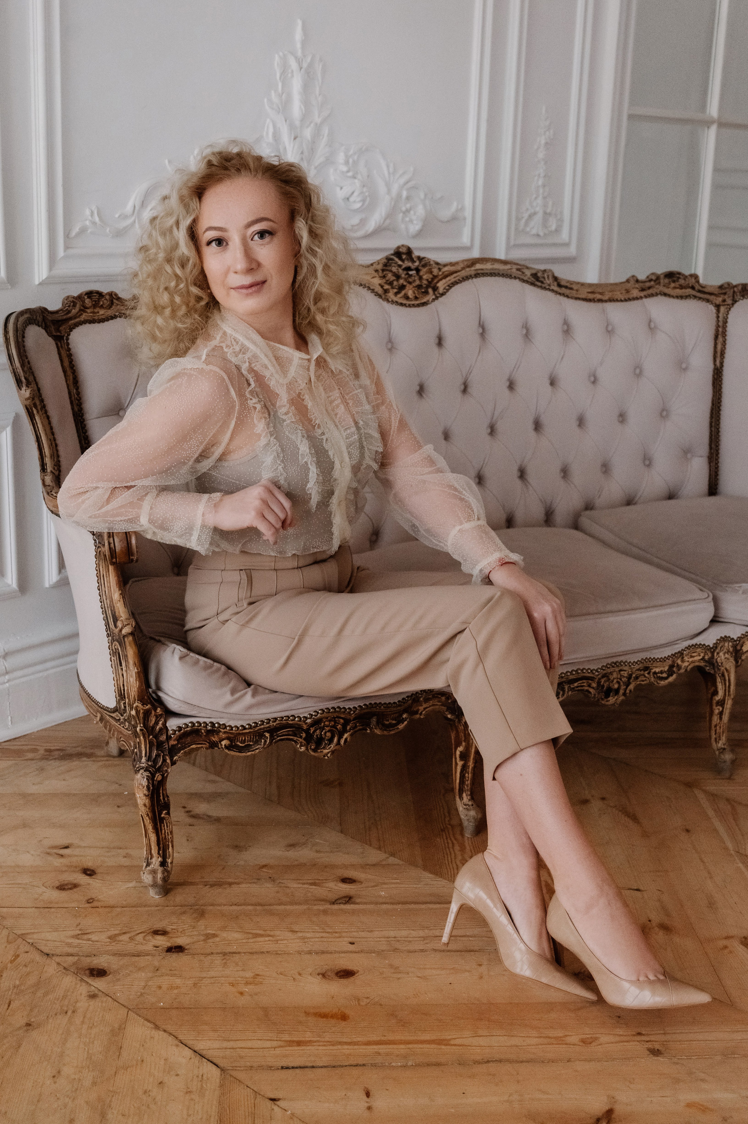 Лилия. Профессиональный фотограф беременности в СПБ. Стильные фотосессии беременности в стиле минимализм и классическая фотография