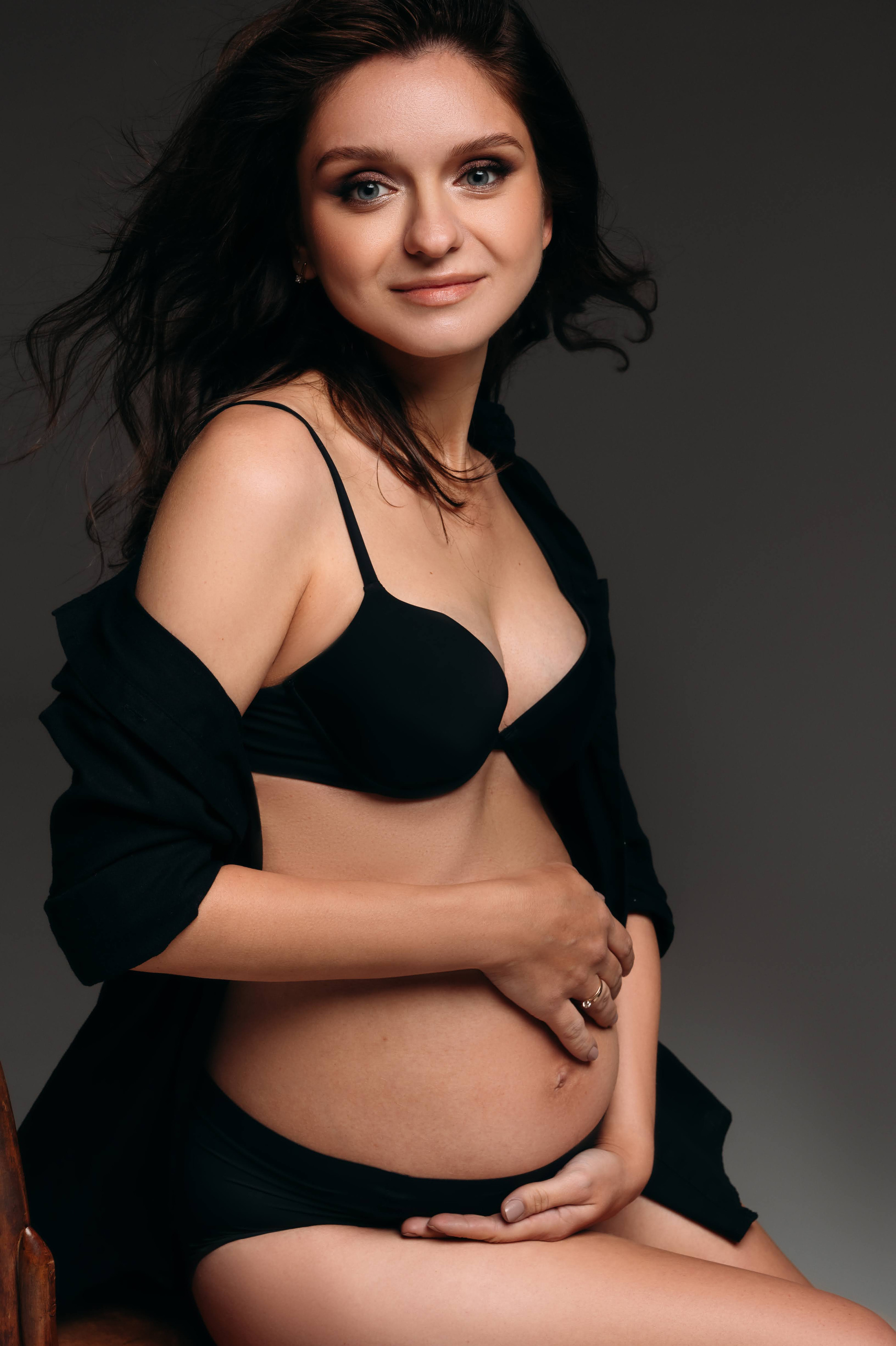 Екатерина. Профессиональный фотограф беременности в СПБ. Стильные фотосессии беременности в стиле минимализм и классическая фотография
