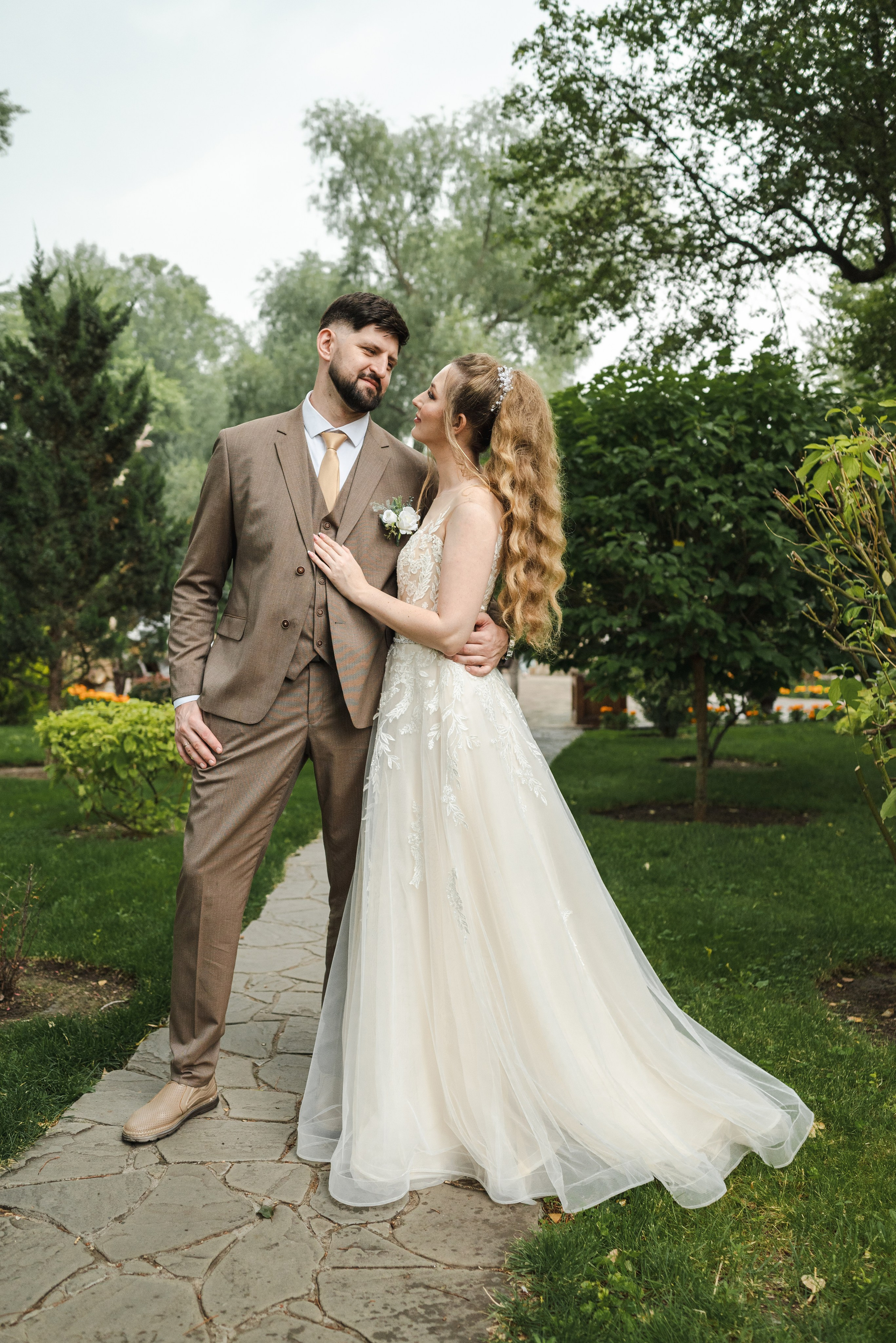 Свадебная фотосессия на природе, в парке Лога, Каменск-Шахтинский. Фотограф в Каменске-Шахтинском Ольга Сагал