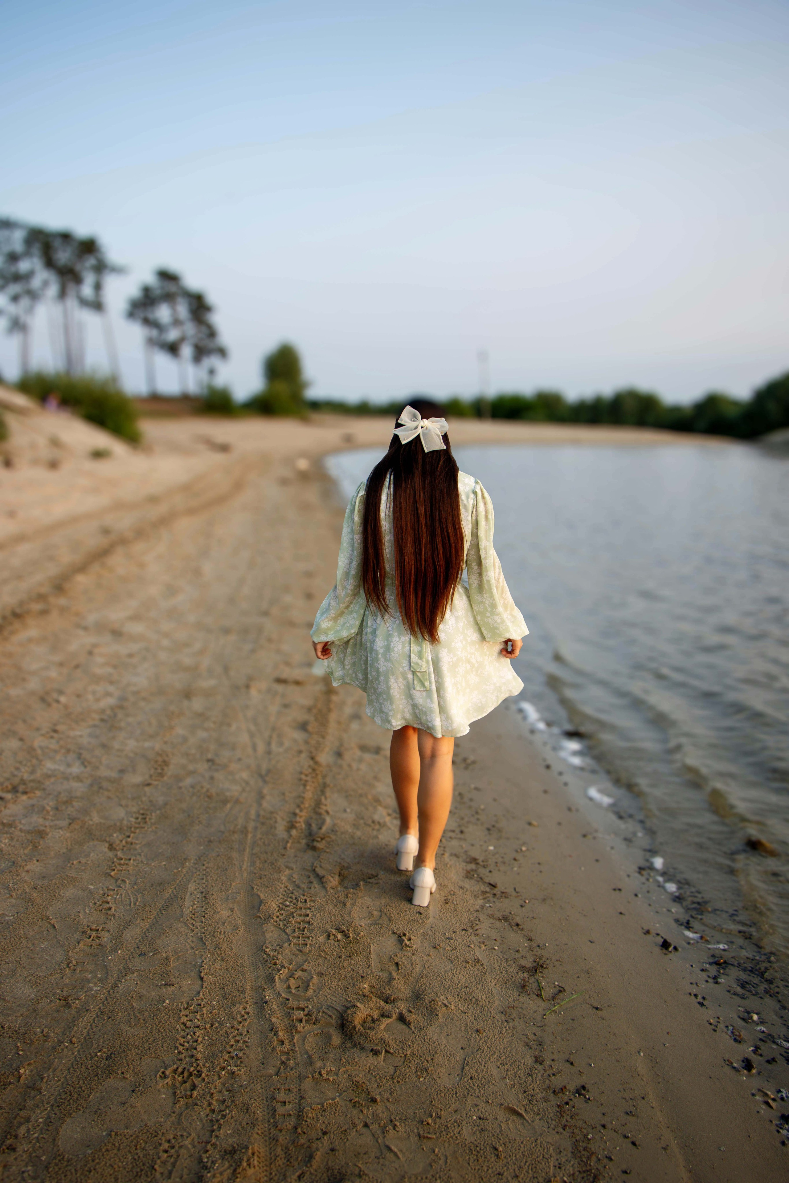 Эмилия у озера. Фотограф Татьяна Матрос