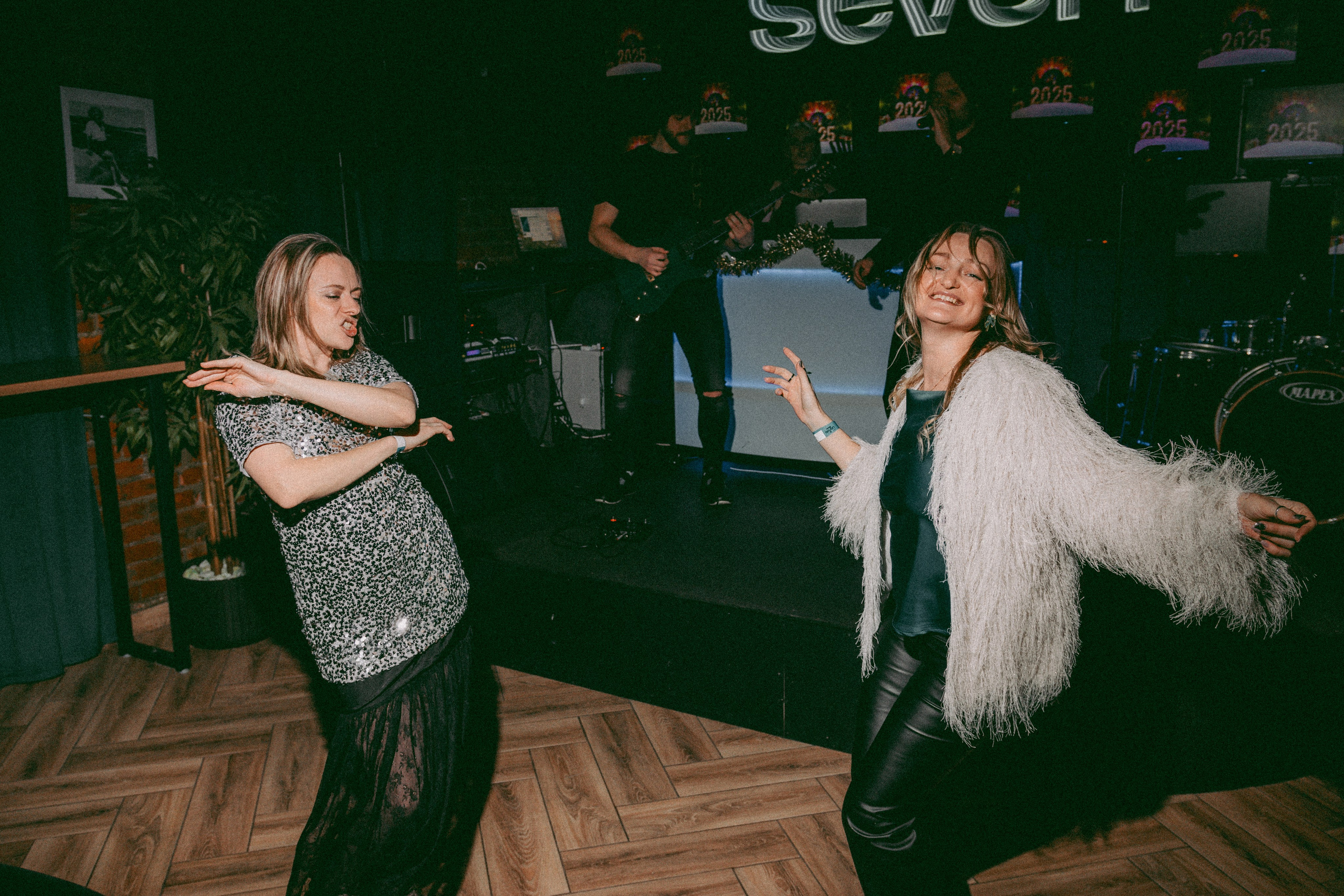 SEVEN bar — New Year