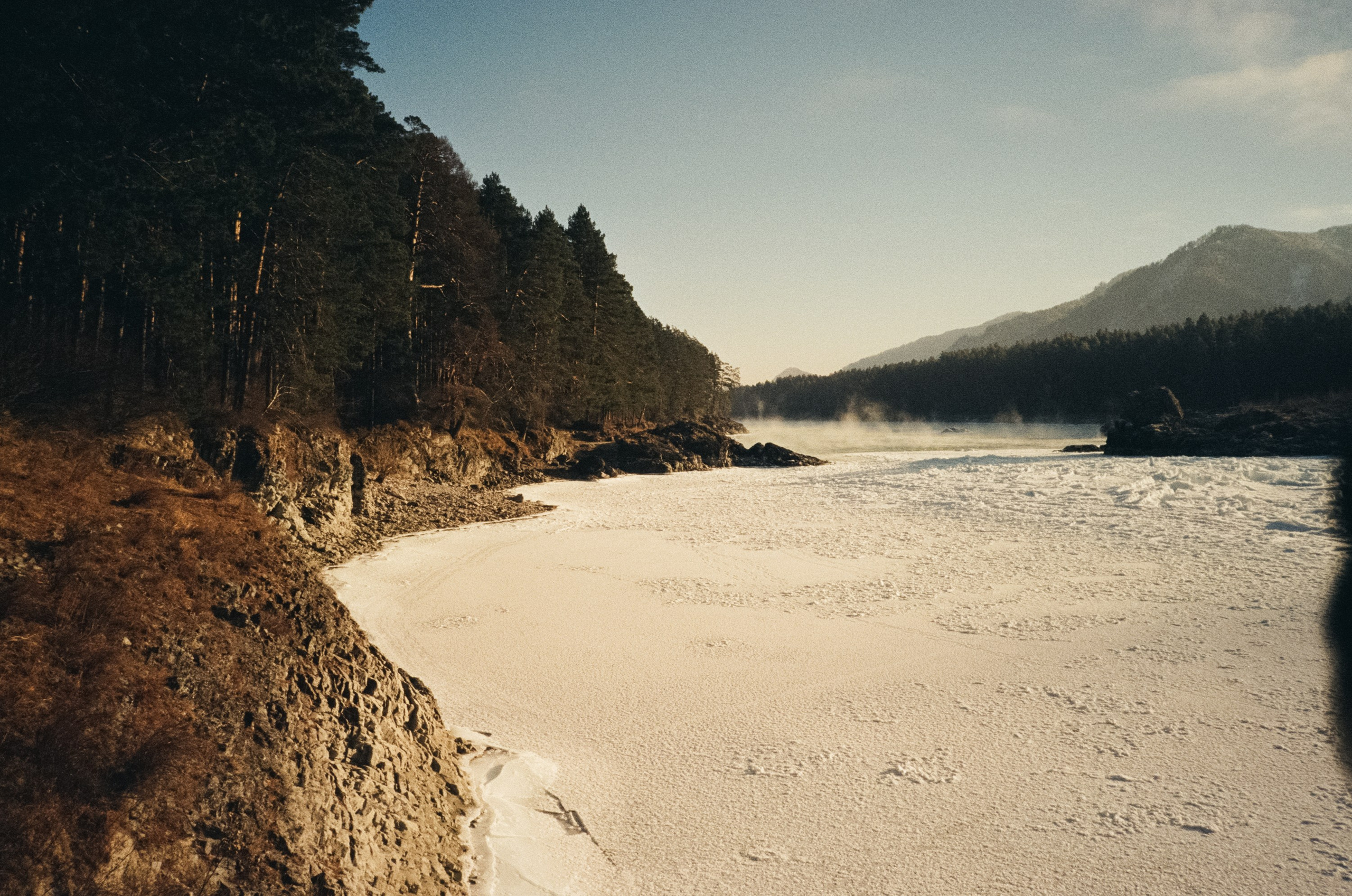 Кедровый остров и Семинская поляна в солнечный день. Фотограф-документалист Мария Осокина