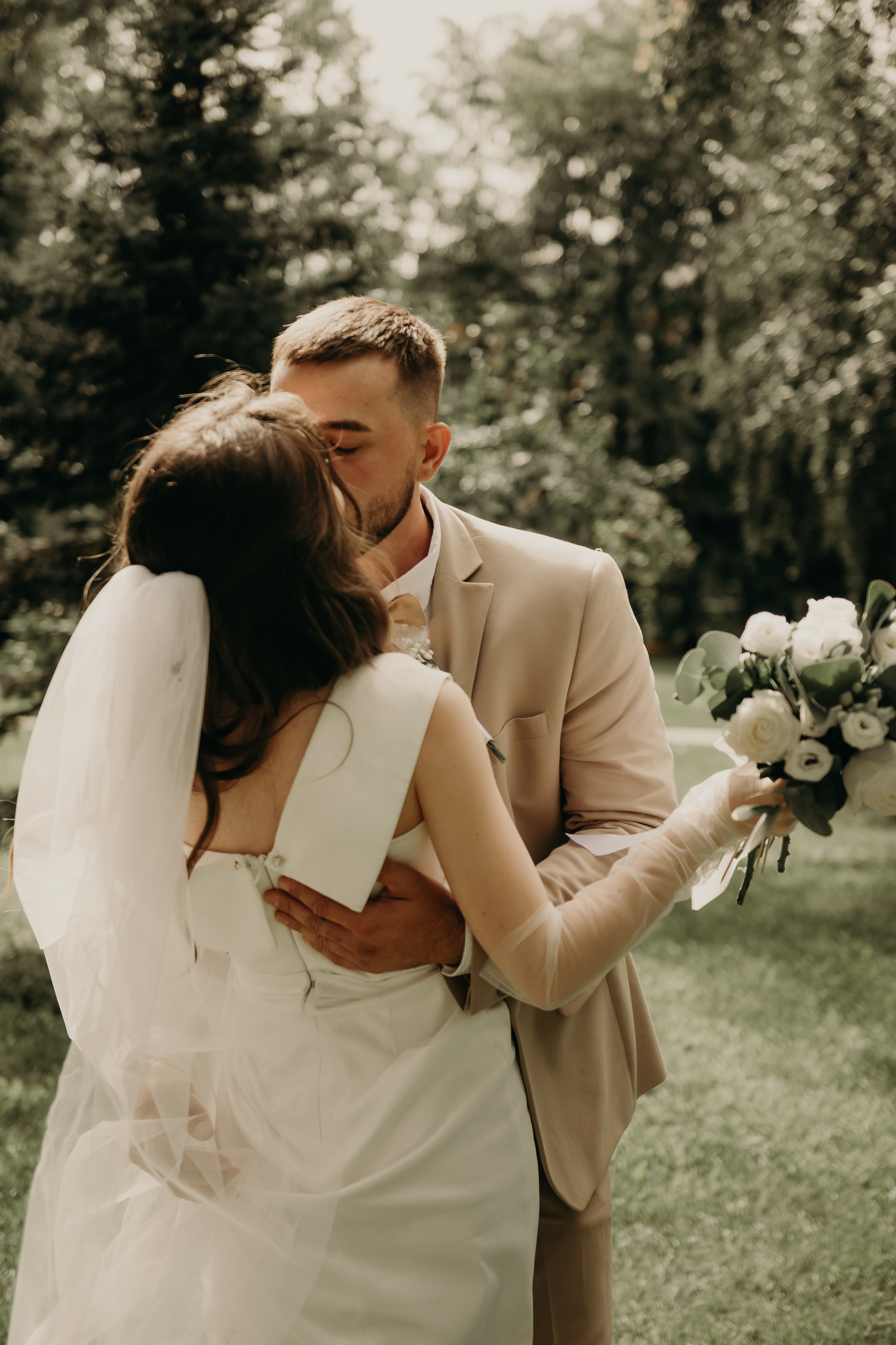 Свадебные фотографии. Фотограф в Барнауле Дарья Бутурлакина. Люби.Цени.Касайся