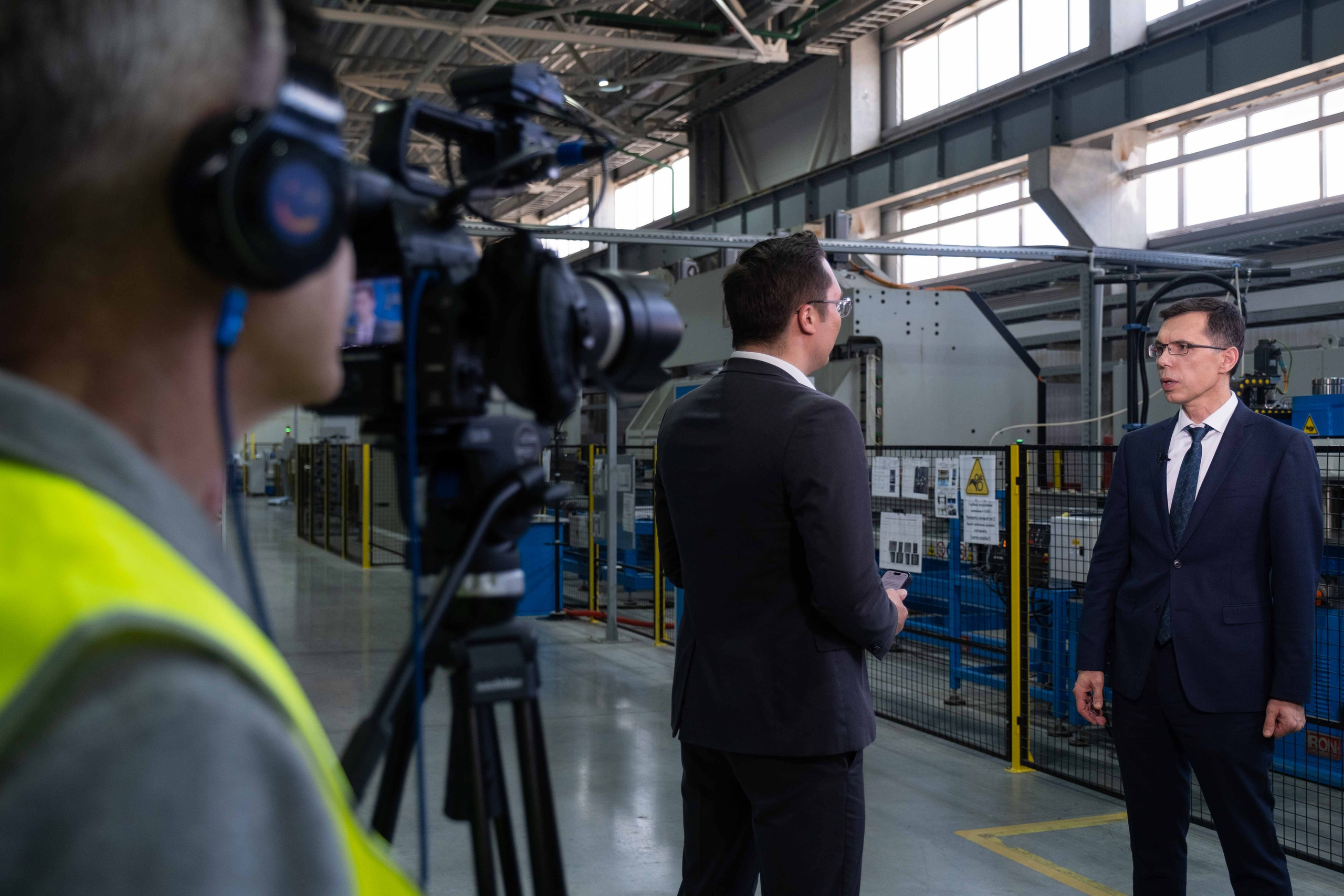 IEK — торжественное открытие производственного цеха. Фото тур