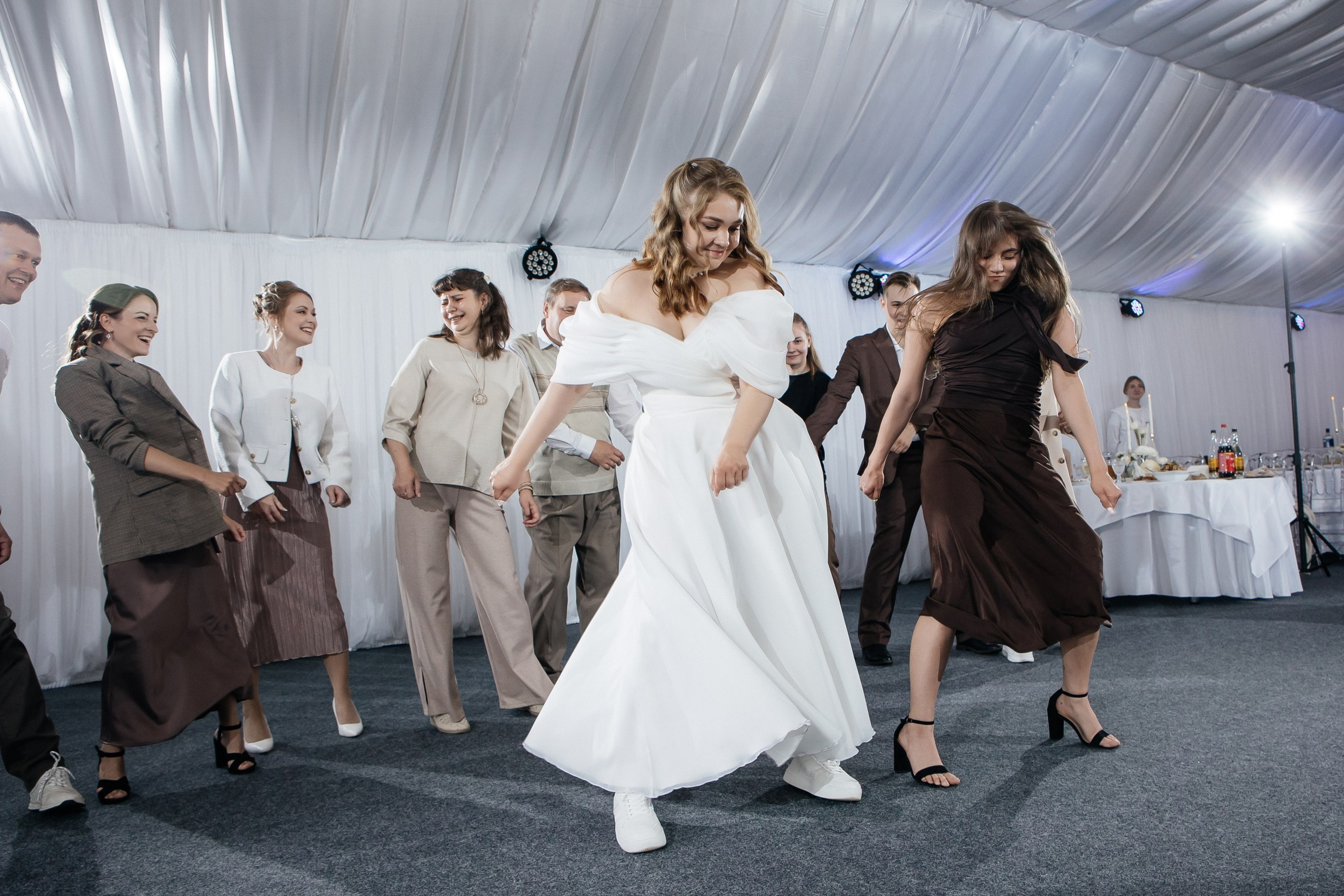 А | А. Любовь, танцы и котики 🐾. Свадебный фотограф Настя Шелл г. Череповец