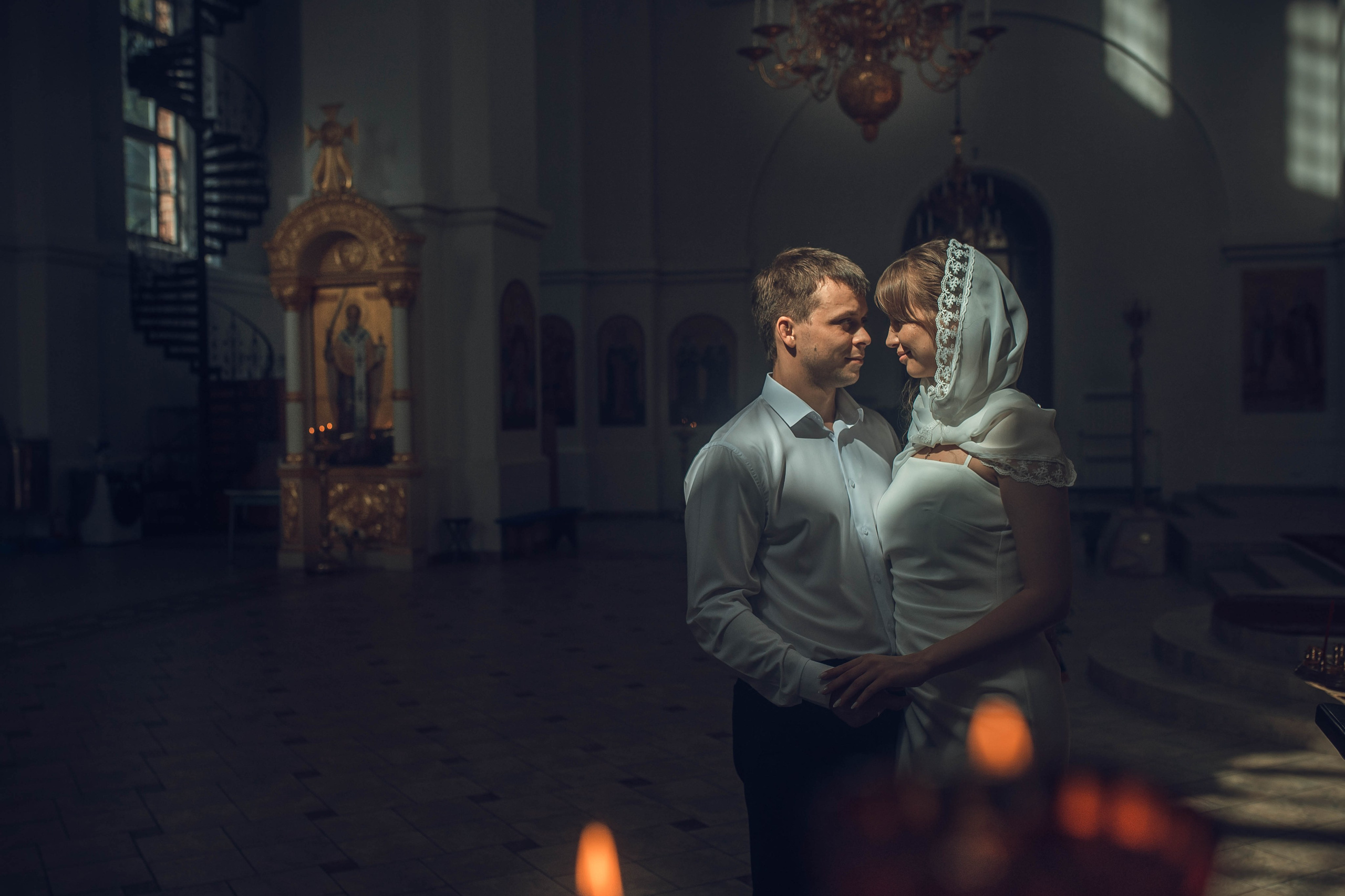 молодожены в сартове, пара в саратове ,съемка в храме, сьемка в храме москва, венчание в саратове, венчание москва , фоотосъемка венчание, фотограф на венчание в сартове, флотограф на венчание в москве