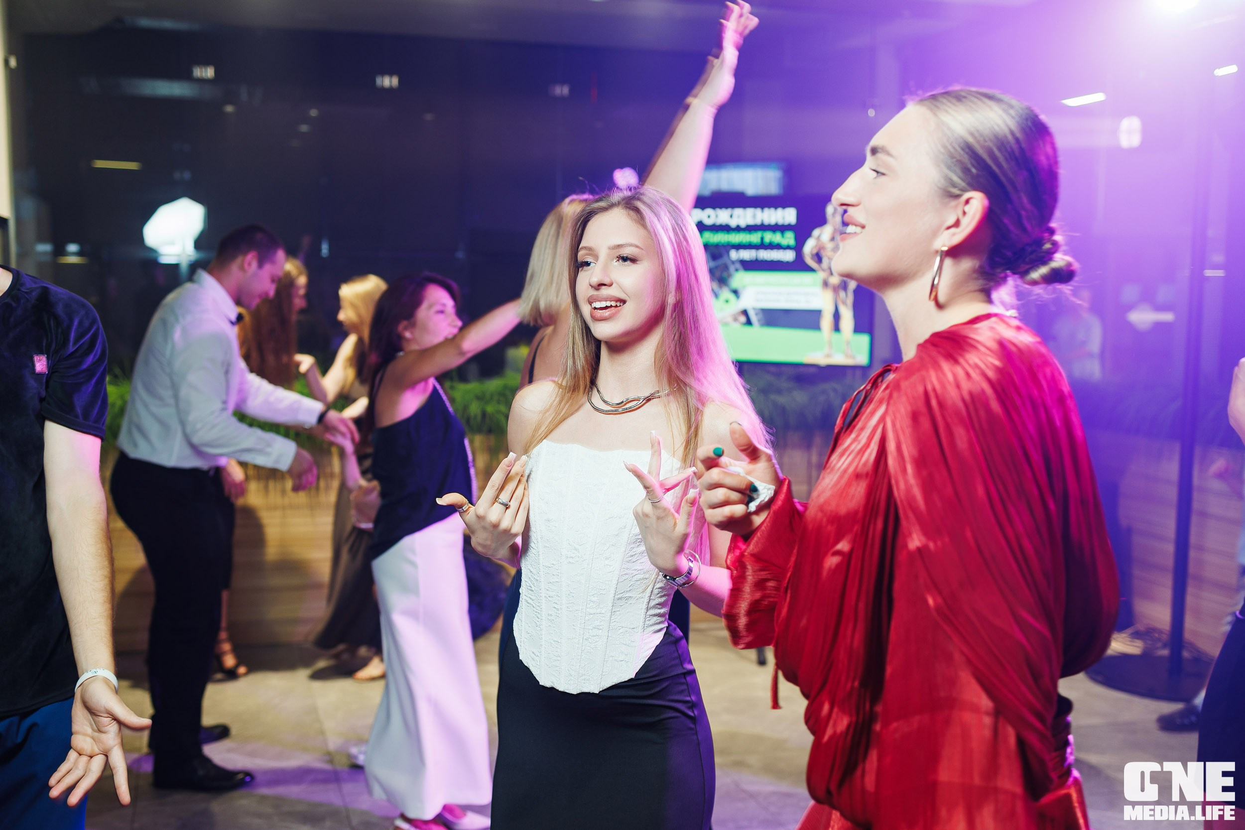 Фоторепортаж с 5-летия фитнес-клуба X-Fit. One Media Life: фоторепортажи, фотоотчеты с мероприятий и заведений