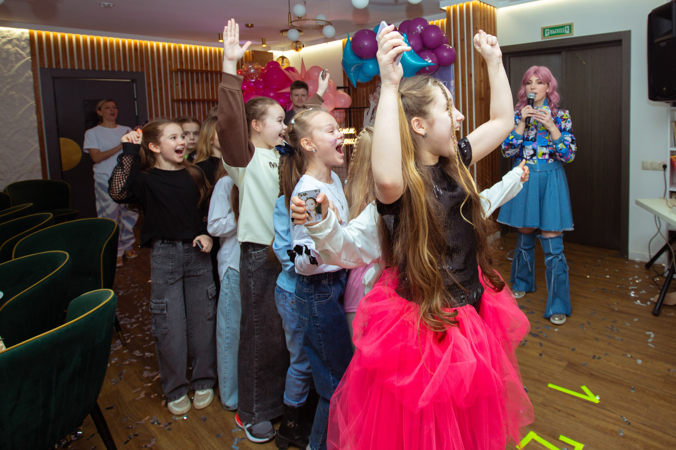 День рождения Ульяны. Фотограф Антонина Свешникова. ВЫПУСКНЫЕ ФОТОКНИГИ для детских садов и школ. Москва, Владимир