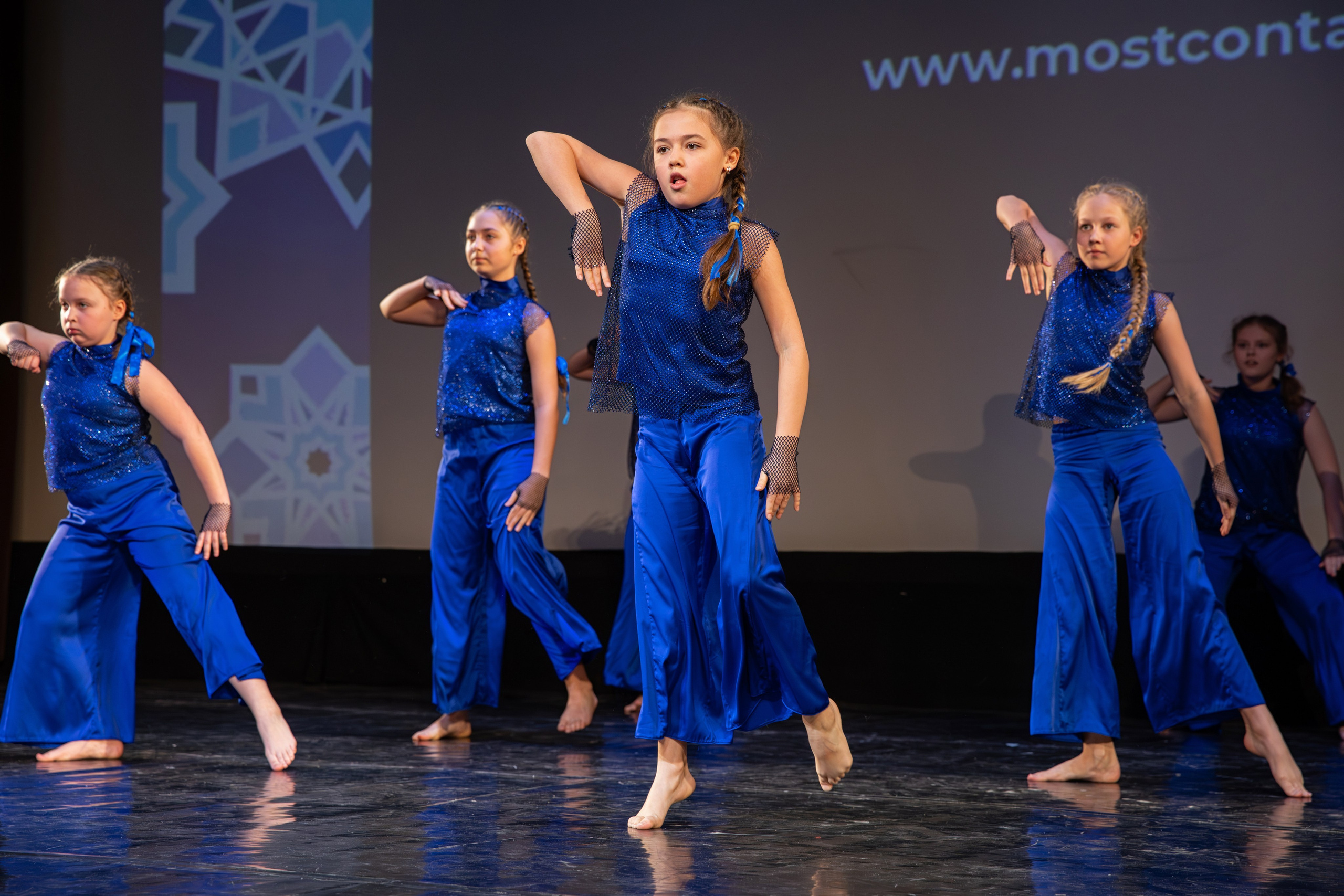 Съемка школьных репортажей в Москве. Семейный и женский фотограф в Москве Надежда Воробьева