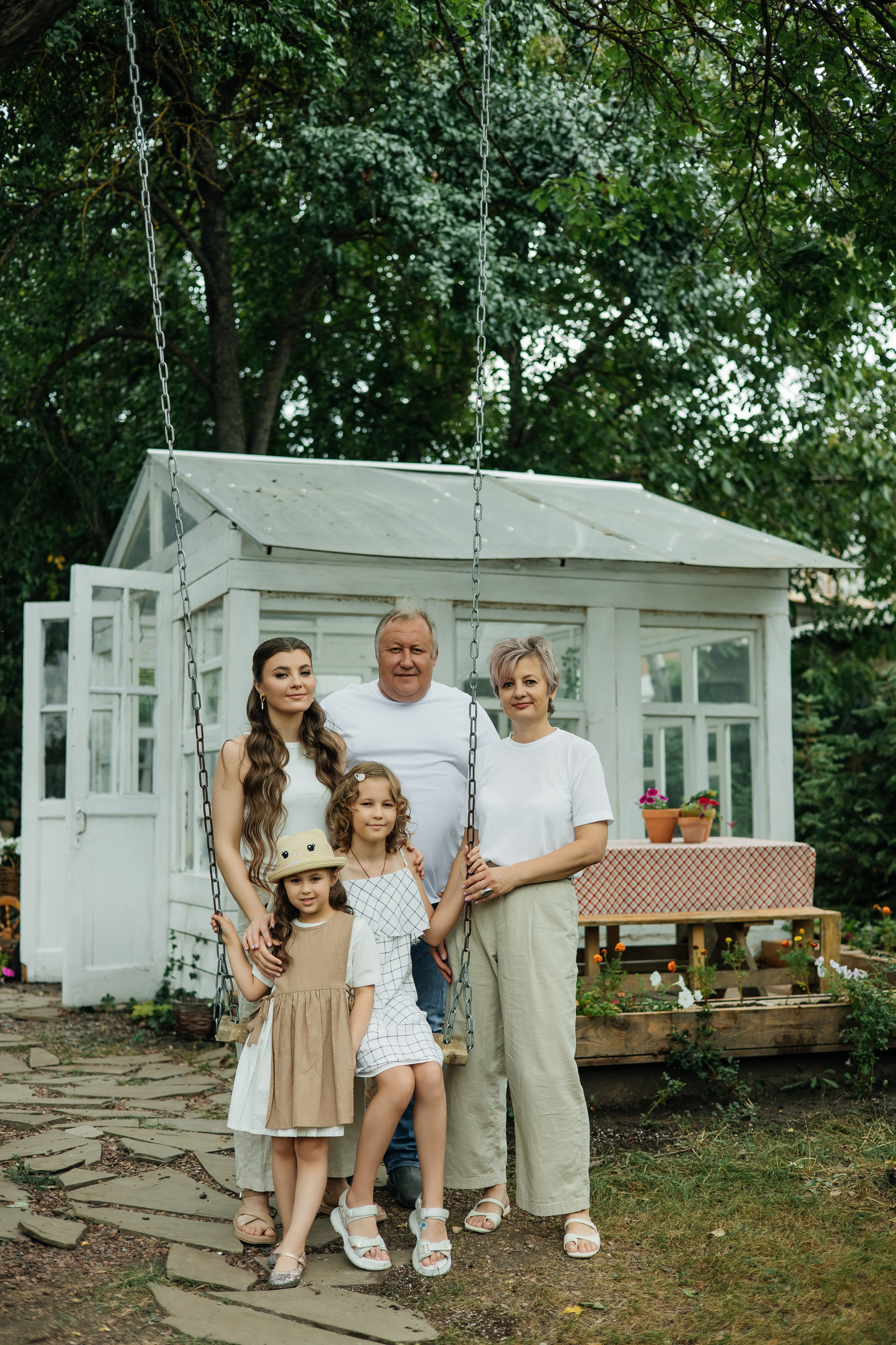 Сад на пруду. Свадебный и семейный фотограф Ростова-на-Дону Ирина Бондарева