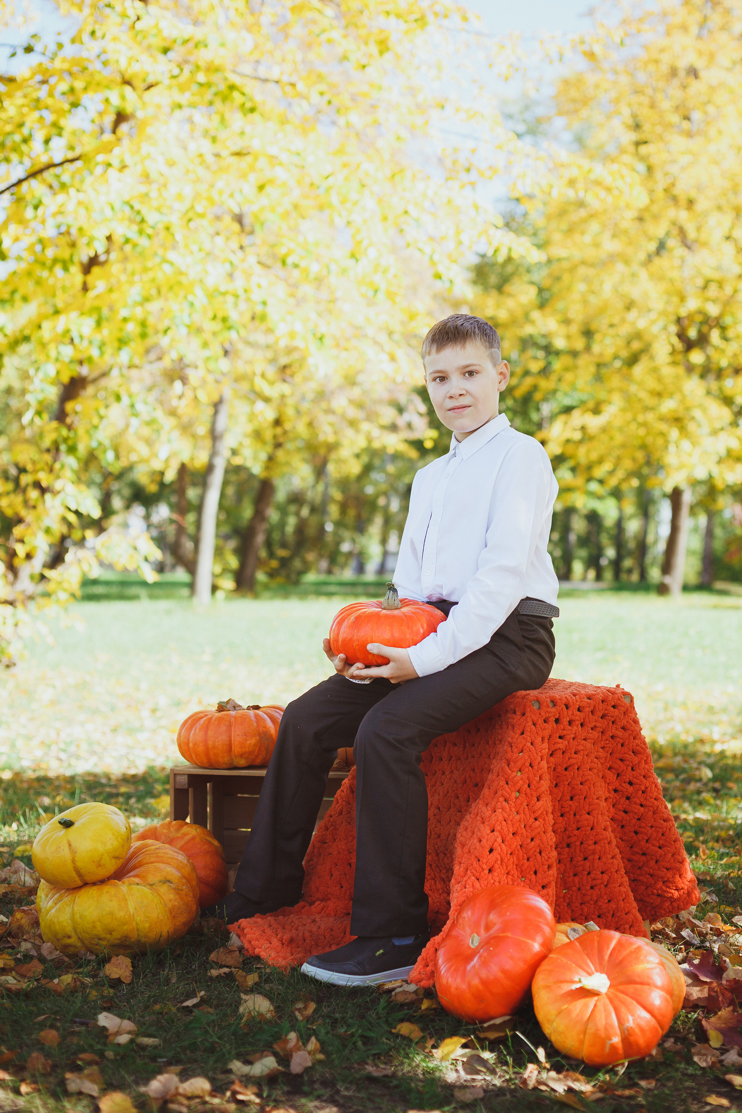 Школьная фотосессия на 31 августа. 1,2,3 сентября. Портреты детей 4-6 штук. Групповые общие 2-5 шт. Цена 450р. (1). Семейный и детский фотограф в Сухом Логу Ольга Кайгородова