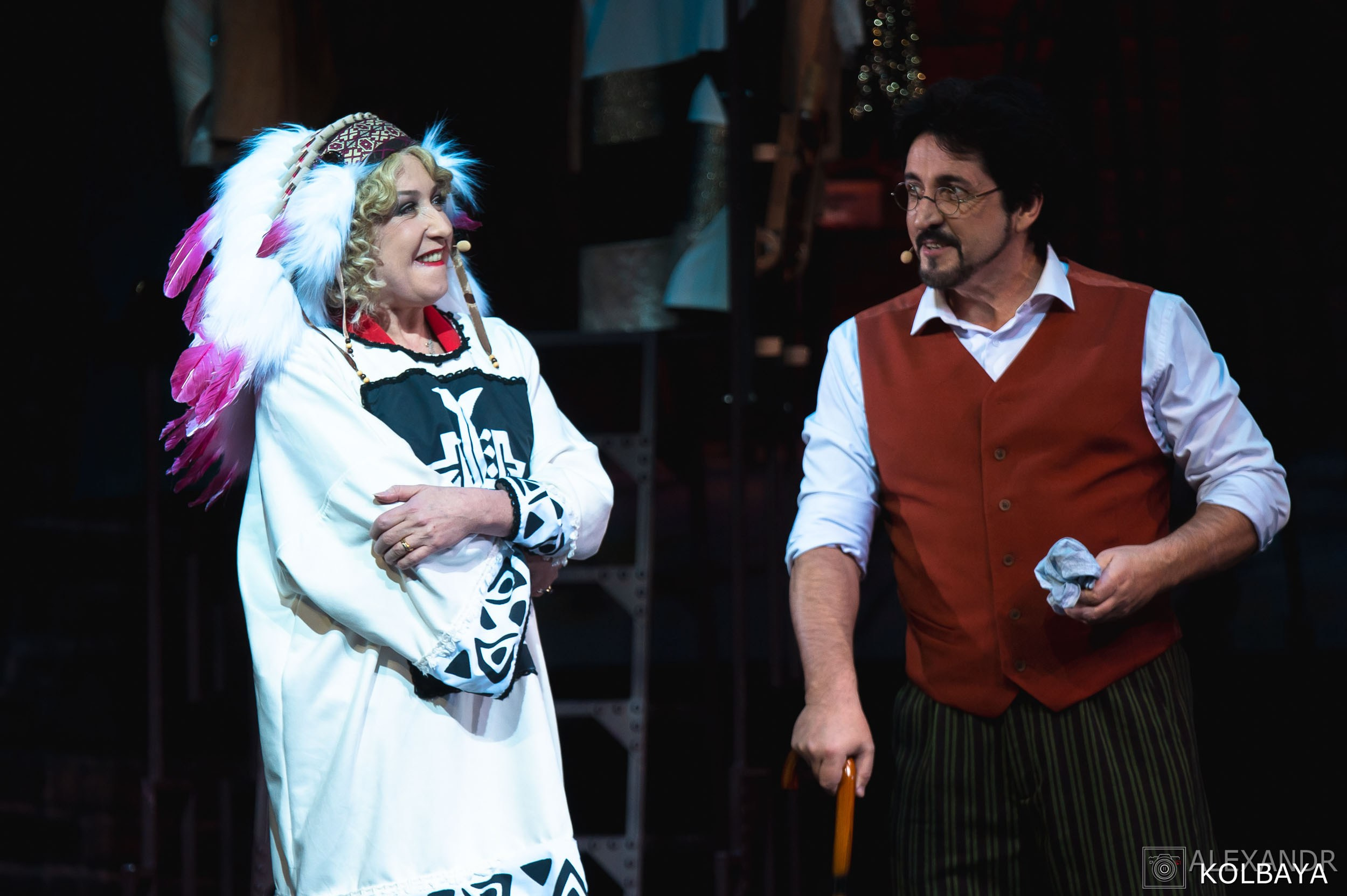 Фотографии со спектакля «Привет, я тетя Чарли». Концертный и театральный репортажный фотограф в Москве Александр Колбая