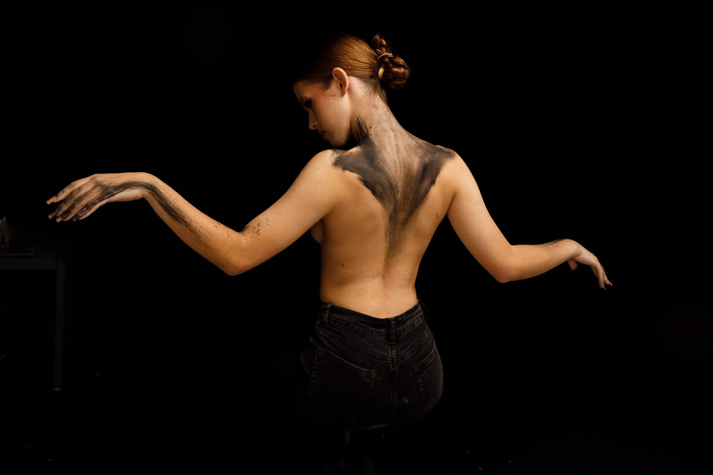 Кристина съёмка с краской. Алексей Торопов фотограф