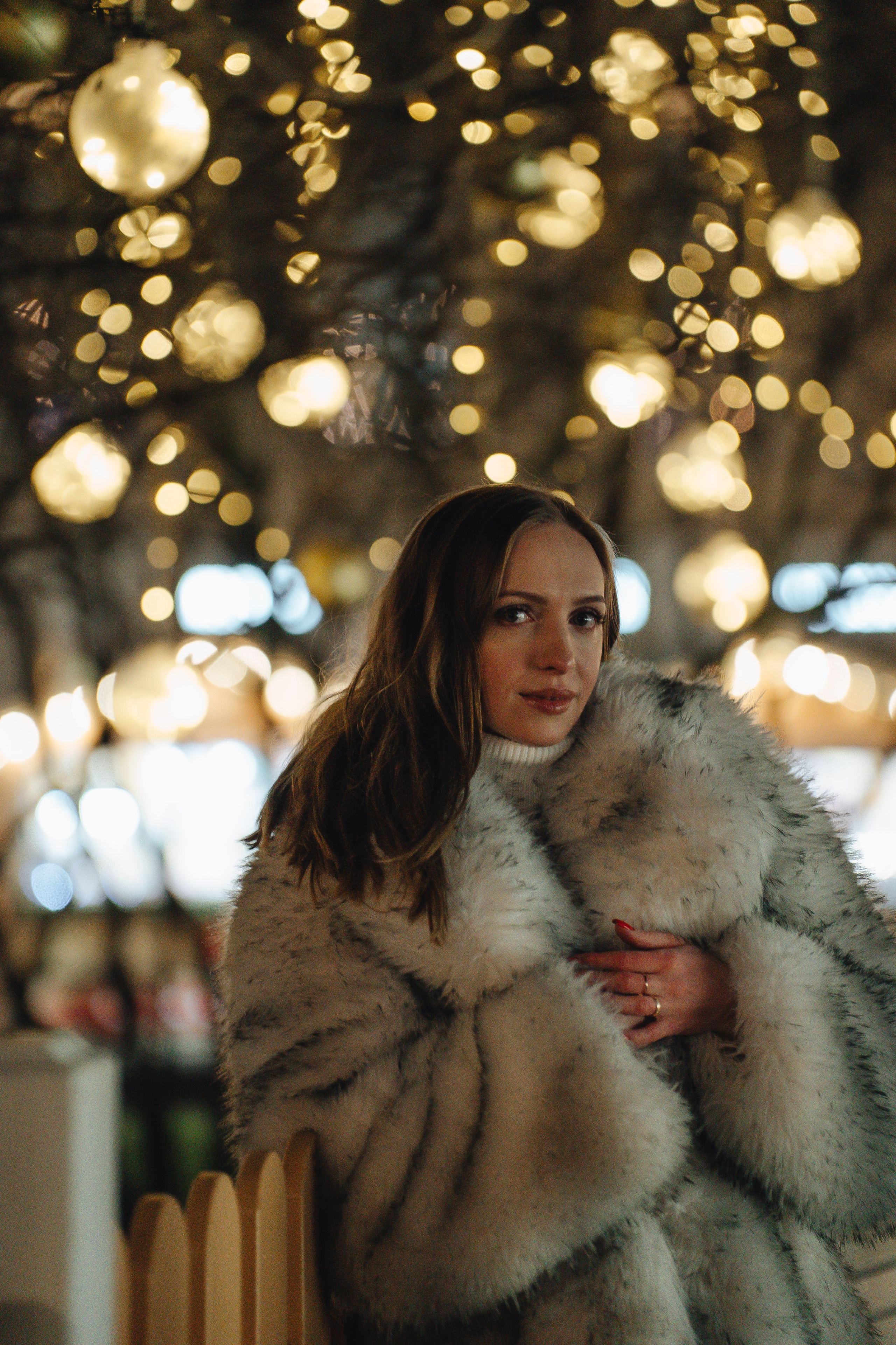 ПРОГУЛКА НА МАНЕЖНОЙ ПЛОЩАДИ ДЛЯ ДЕВУШКИ ПЕРЕД НОВЫМ ГОДОМ (НОВОГОДНЯЯ ФОТОСЕССИИЯ НА МАНЕЖНОЙ ПЛОЩАДИ). Профессиональный фотограф, Санкт-Петербург — Виктория Богомолова