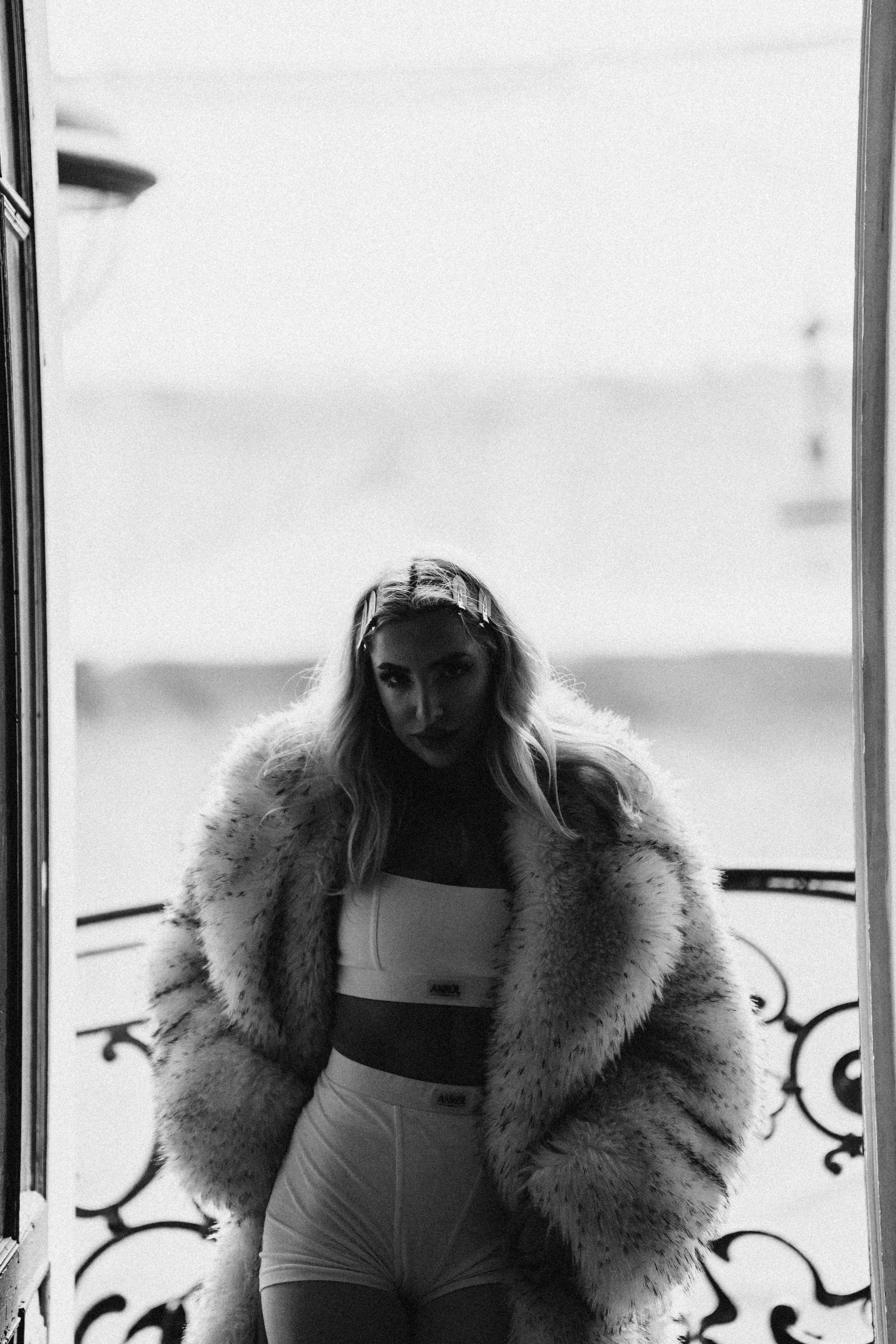 МИНИМАЛИЗМ В СТУДИИ НА ЧЕРНЫШЕВСКОЙ В СТУДИИ С БАЛКОНОМ. Профессиональный фотограф, Санкт-Петербург — Виктория Богомолова