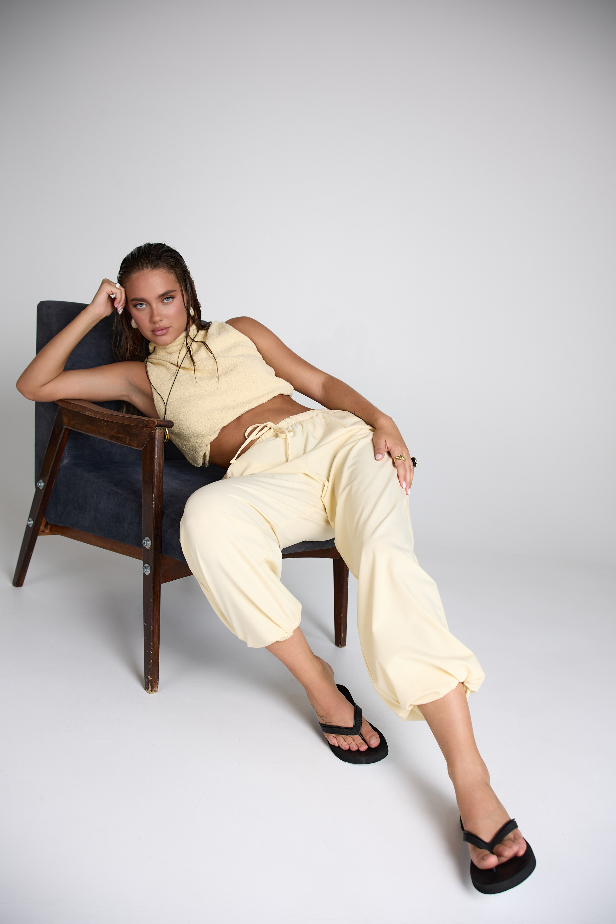 Ты в студии. Вита Овчинникова. Фотограф в Новосибирске. Снимаю женские портреты, контент для блогеров и брендов