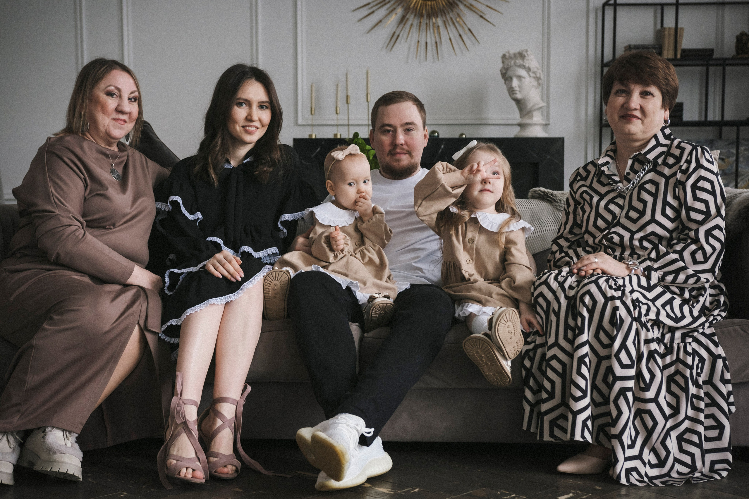 Егор и Ульяна с детьми и бабушками. Фотограф в Москве Максим Скоробогатов