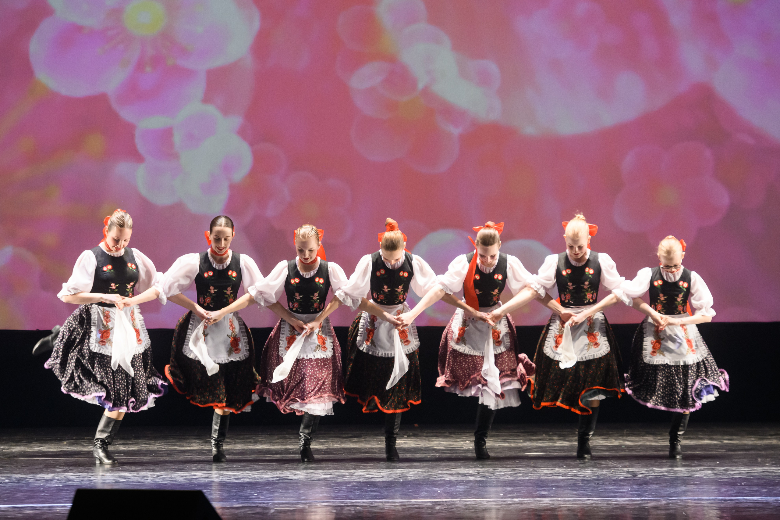 23 апреля, часть 2, БКЗ Октябрьский, г. Санкт-Петербург. Золотое яблочко