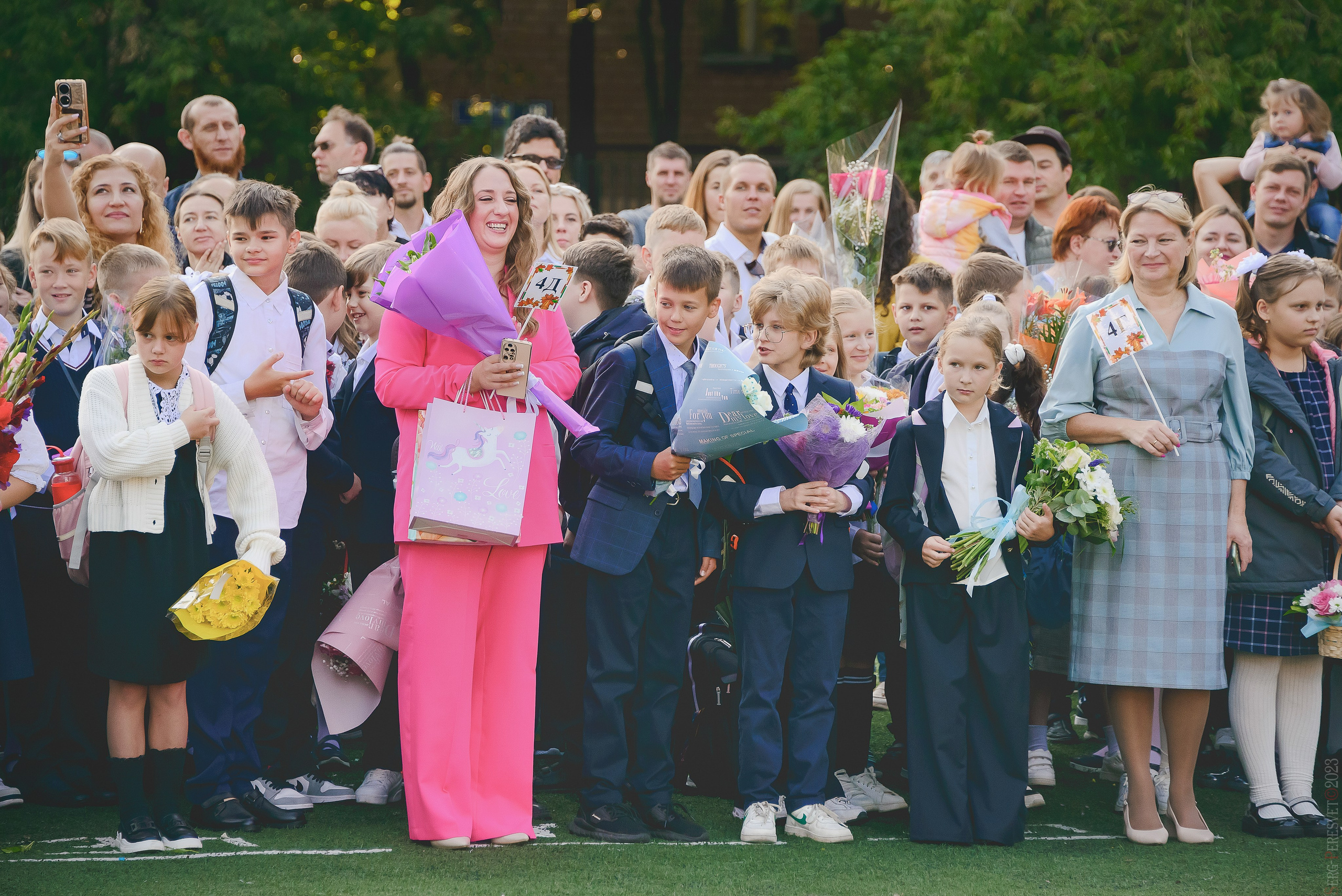 Фотосъемка на 1 сентября в школу, детский сад, фотограф Пересвет. Ваш фотограф на праздник в Москве, Раменском, Жуковском, Люберцах