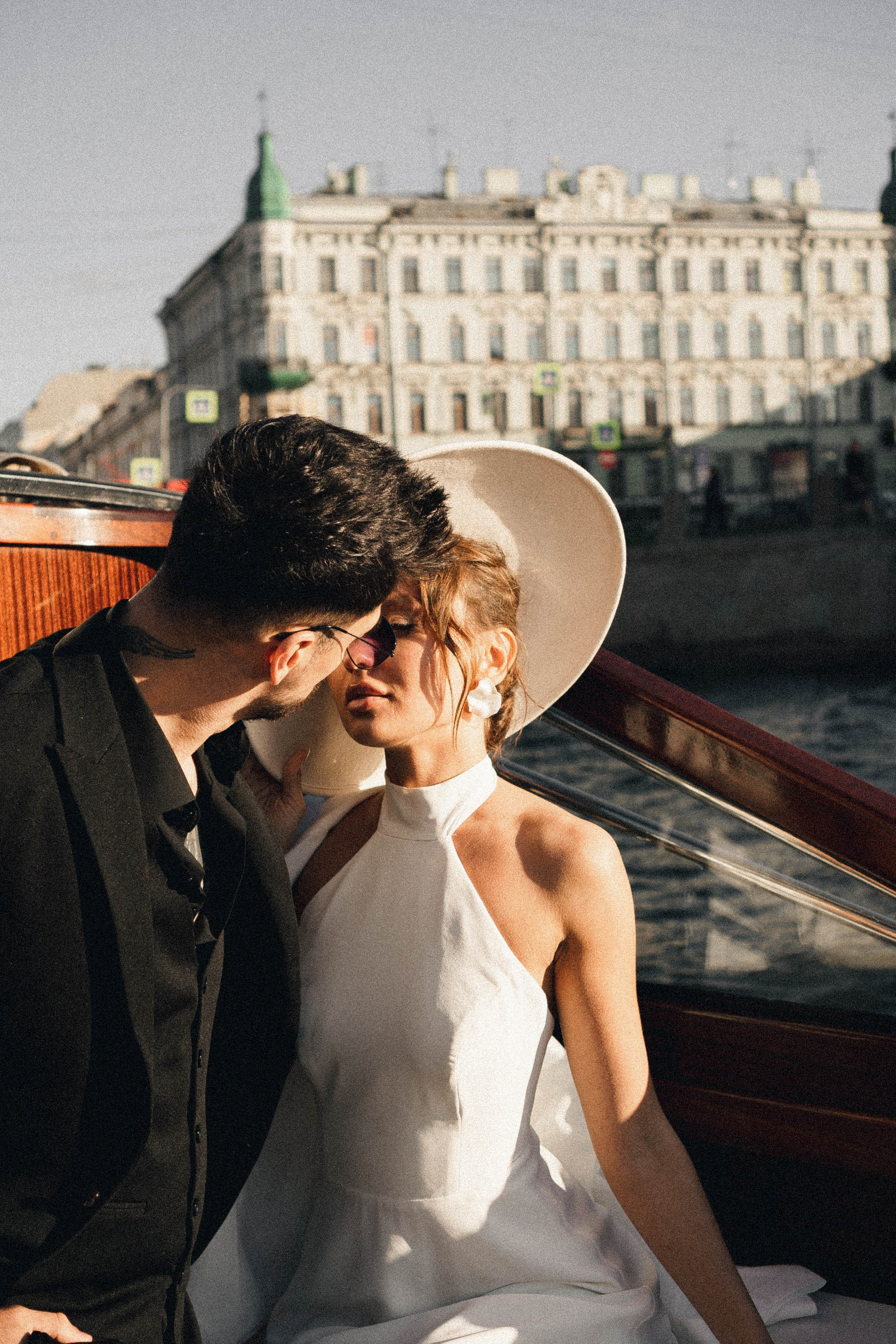 СВАДЕНБНАЯ СЬЕМКА НА КАТЕРЕ ПО КАНАЛАМ САНКТ-ПЕТЕРБУРГА И В АКВАТОРИИ НЕВЫ. Профессиональный фотограф, Санкт-Петербург — Виктория Богомолова