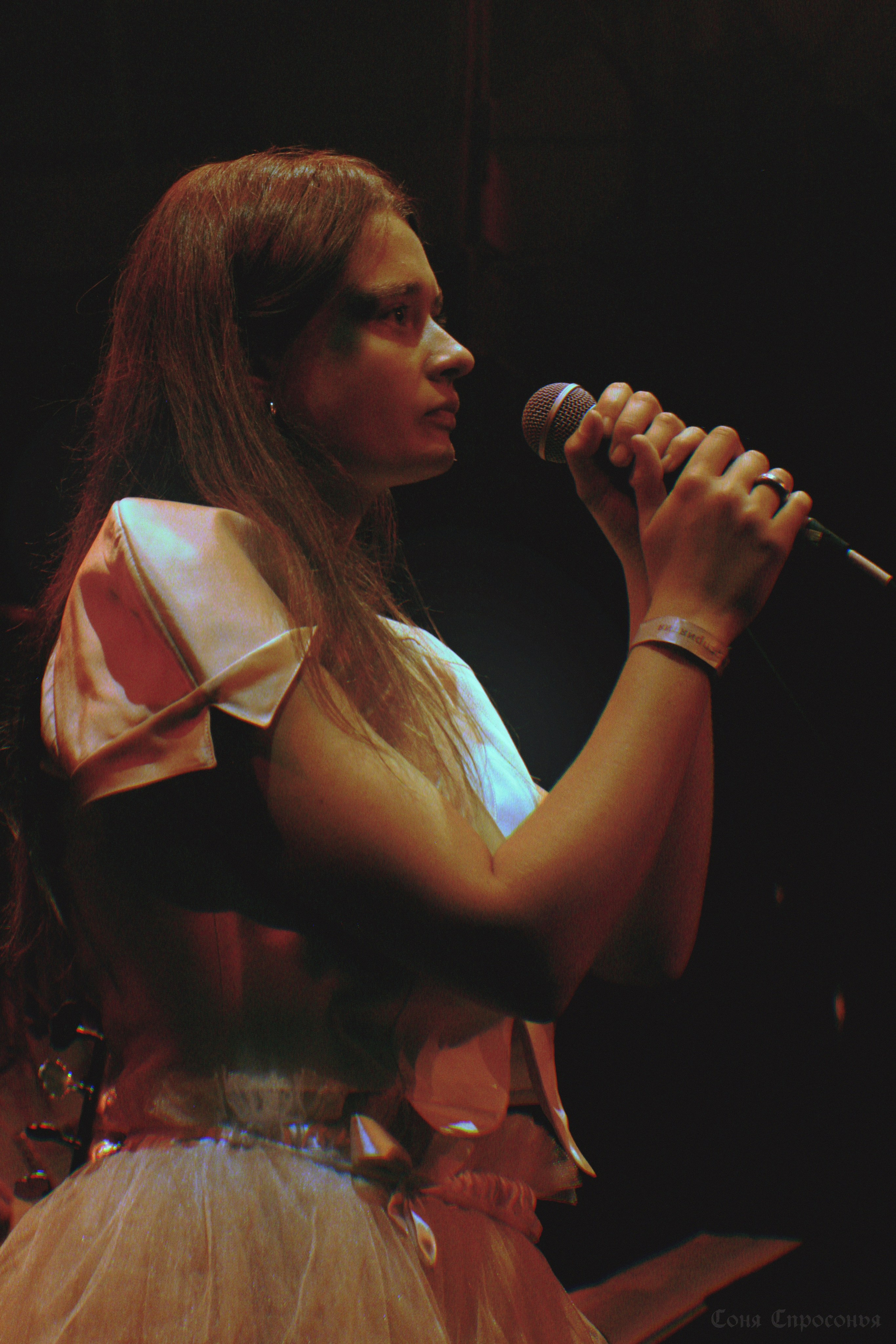 Синестетик 26.08.23. Концертный и портретный фотограф в Москве Соня Спросонья