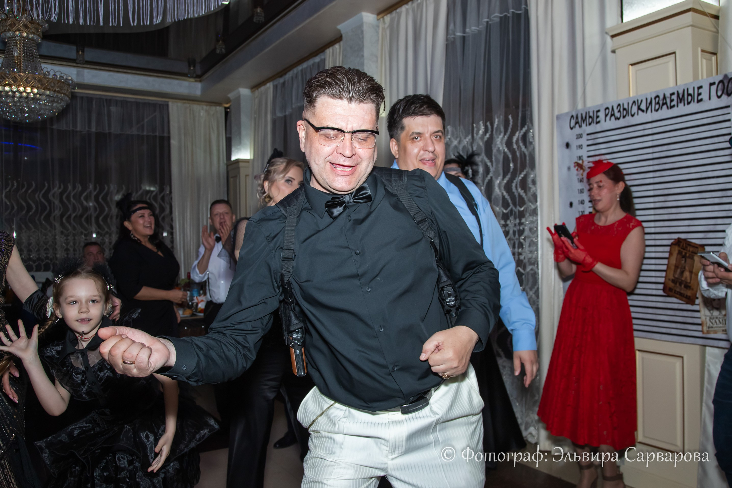 Гангстерская вечеринка в стиле 1920-х. Репортажный Фотограф