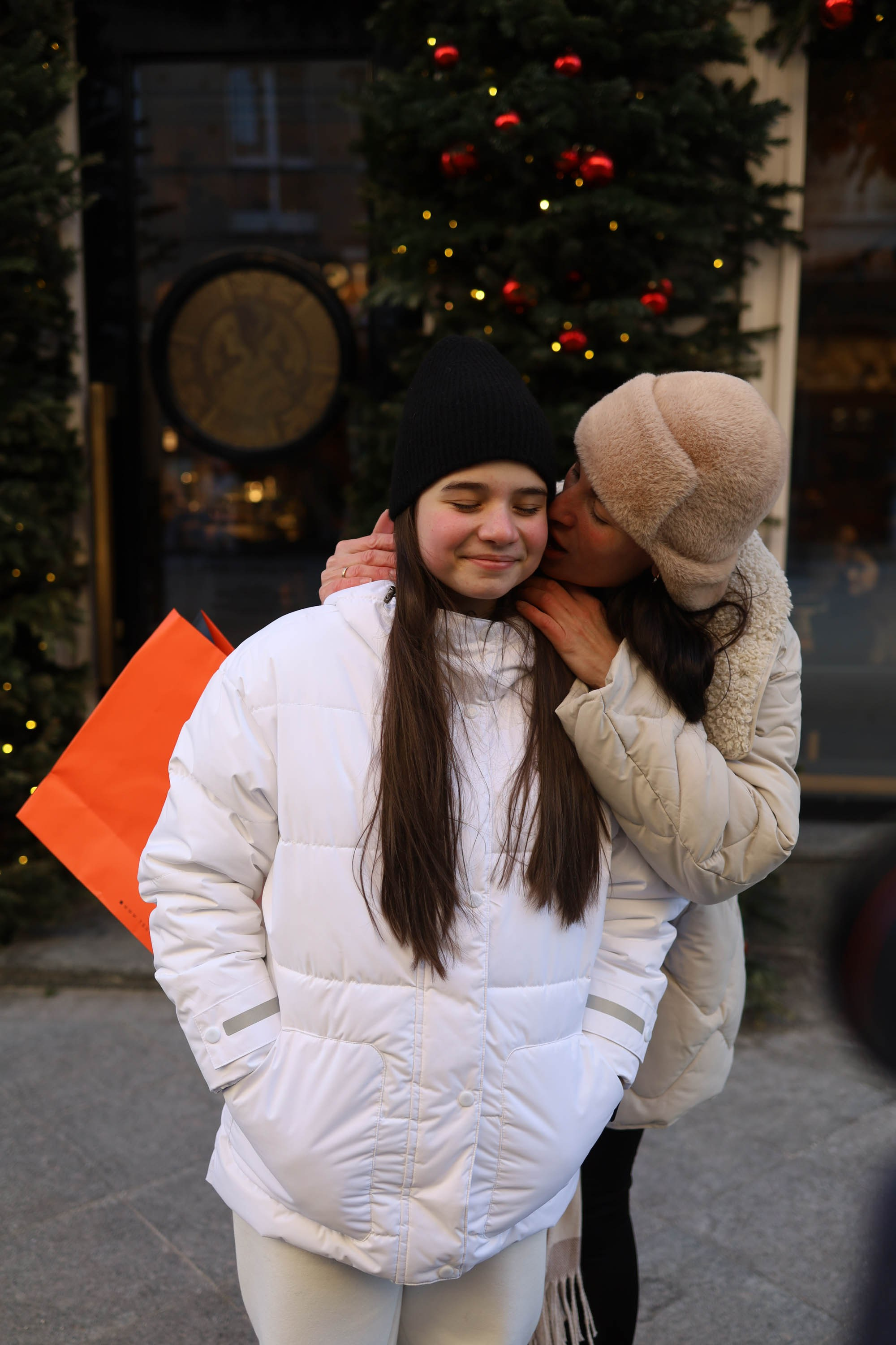 Мама с дочкой