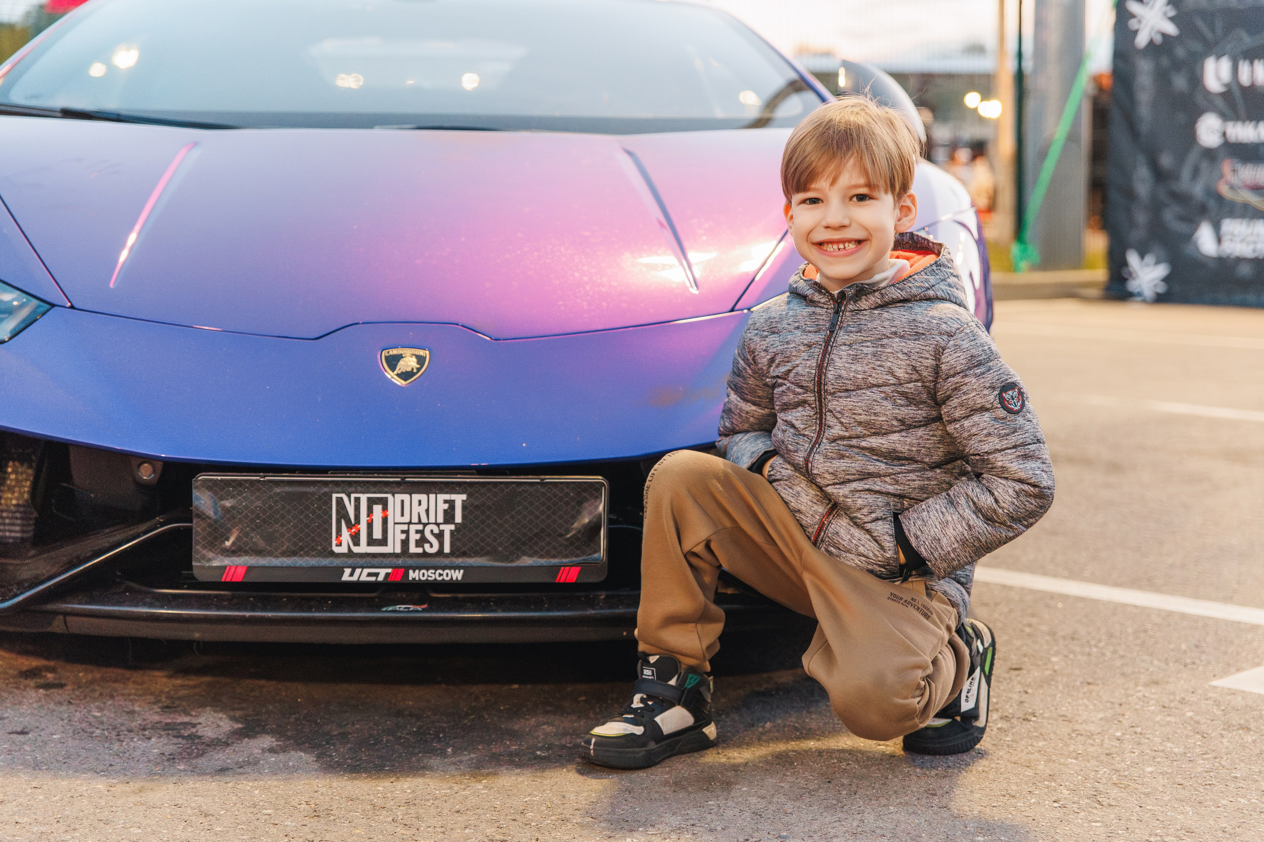 Выставка и дрифт машин. Репортажный фотограф. Москва. Алина Ланская