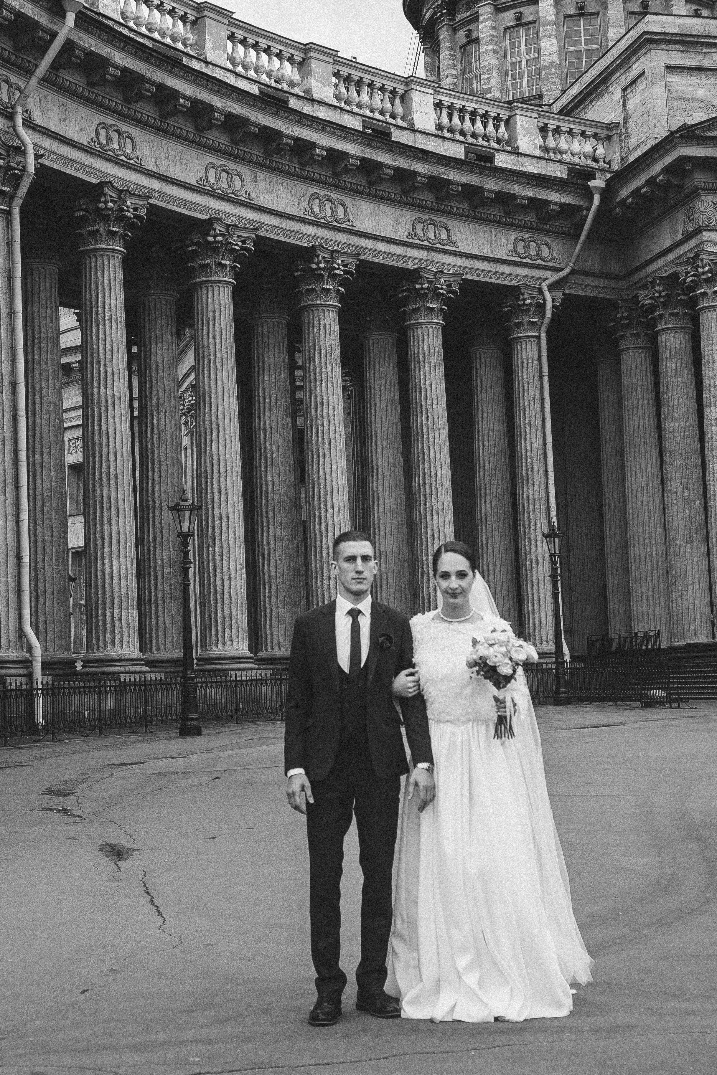 СВАДЕБНАЯ ПРОГУЛКА В САНТК-ПЕТЕРБУРГЕ (ИСАКИЕВСКИЙ СОБОР, ЗИМНЯЯ КАНАВКА, ЭРМИТАЖ И БОЛЬШАЯ МОРСКАЯ УЛИЦА). Профессиональный фотограф, Санкт-Петербург — Виктория Богомолова