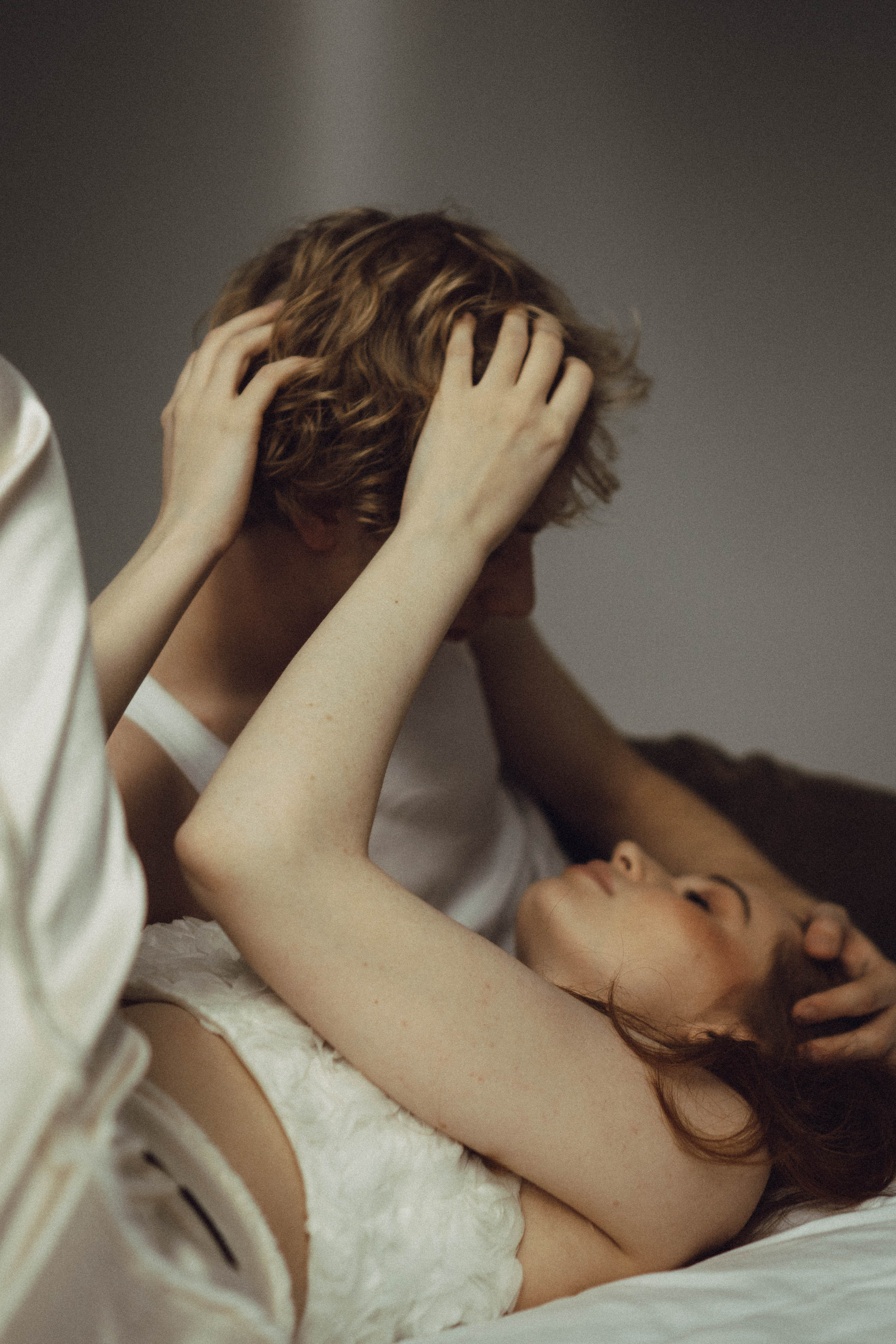 СВАДЕБНАЯ СЬЕМКА В ОТЕЛЕ. СБОРЫ ЖЕНИХА И НЕВЕСТЫ И ТАКЖЕ ТОР И ПОДГОТОВКА К ПРОГУЛКЕ. Профессиональный фотограф, Санкт-Петербург — Виктория Богомолова