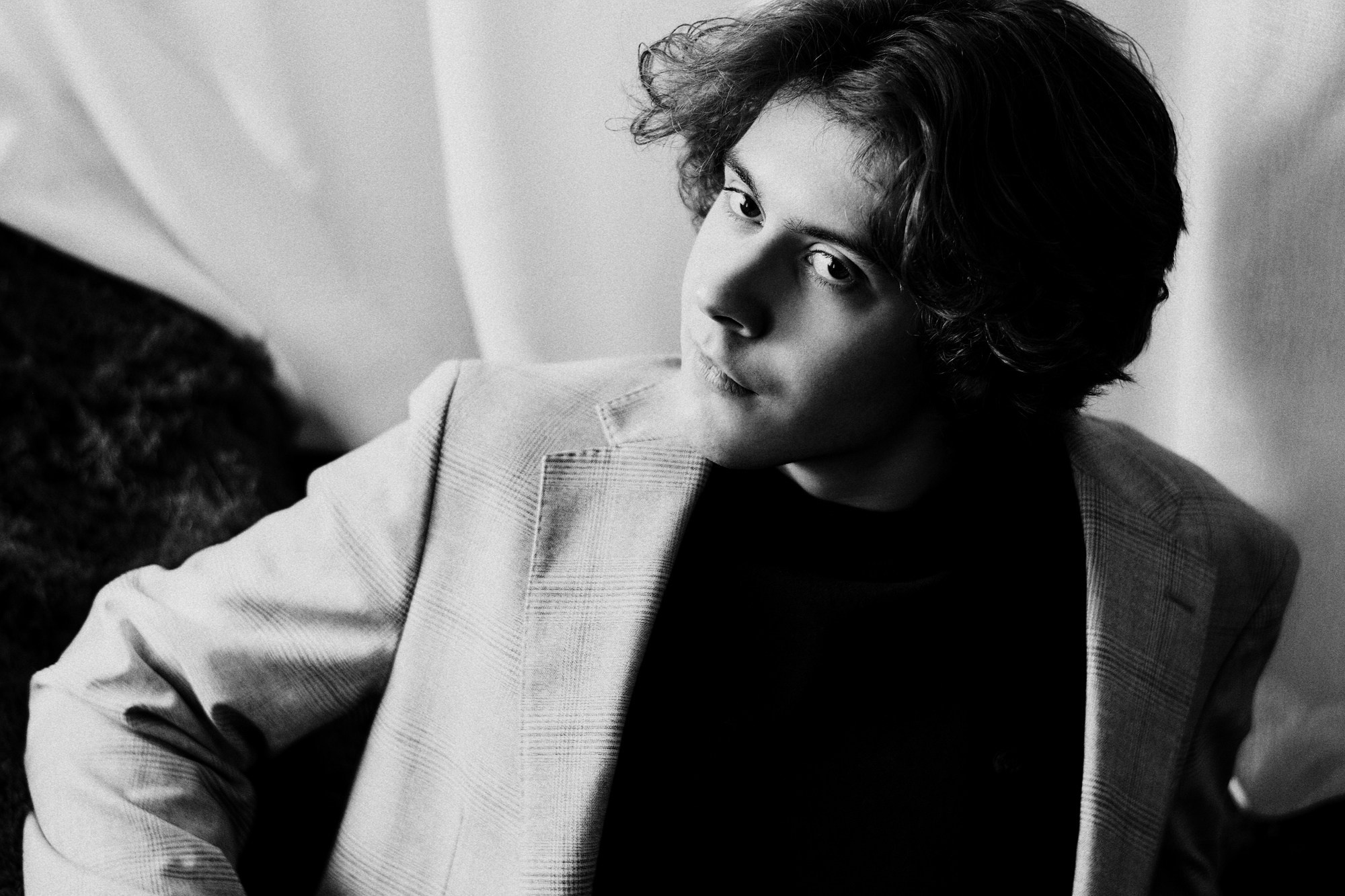 Инверсия снов | Мужской портрет в Тюмени | Фотограф Дарья Мустафина. Портретный фотограф Тюмень Дарья Мустафина