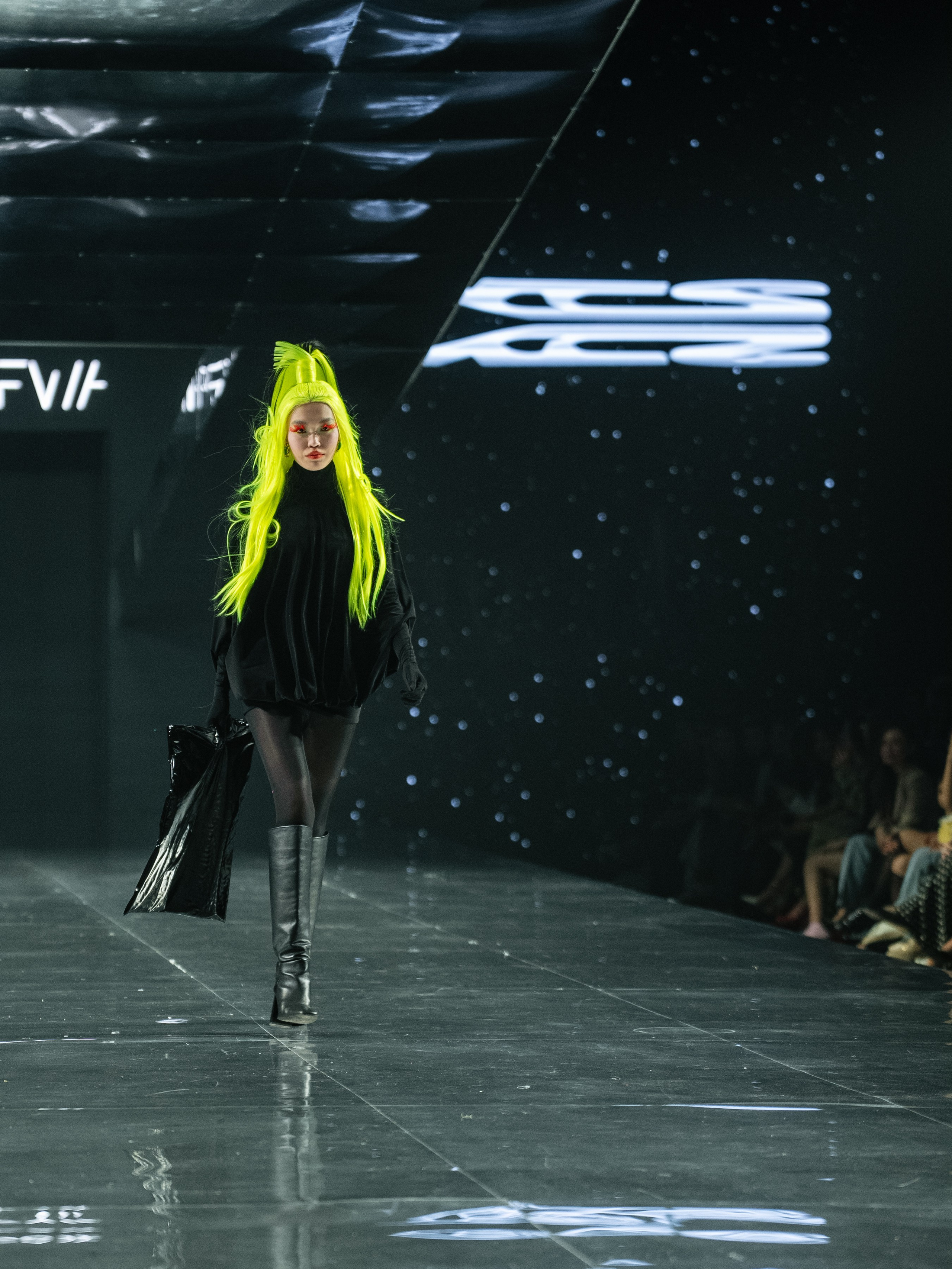 Visa Fashion Week YESYES. Сайт Алматинского НЮ АРТ, будуар и фэшн фотографа Дениса Карпенко